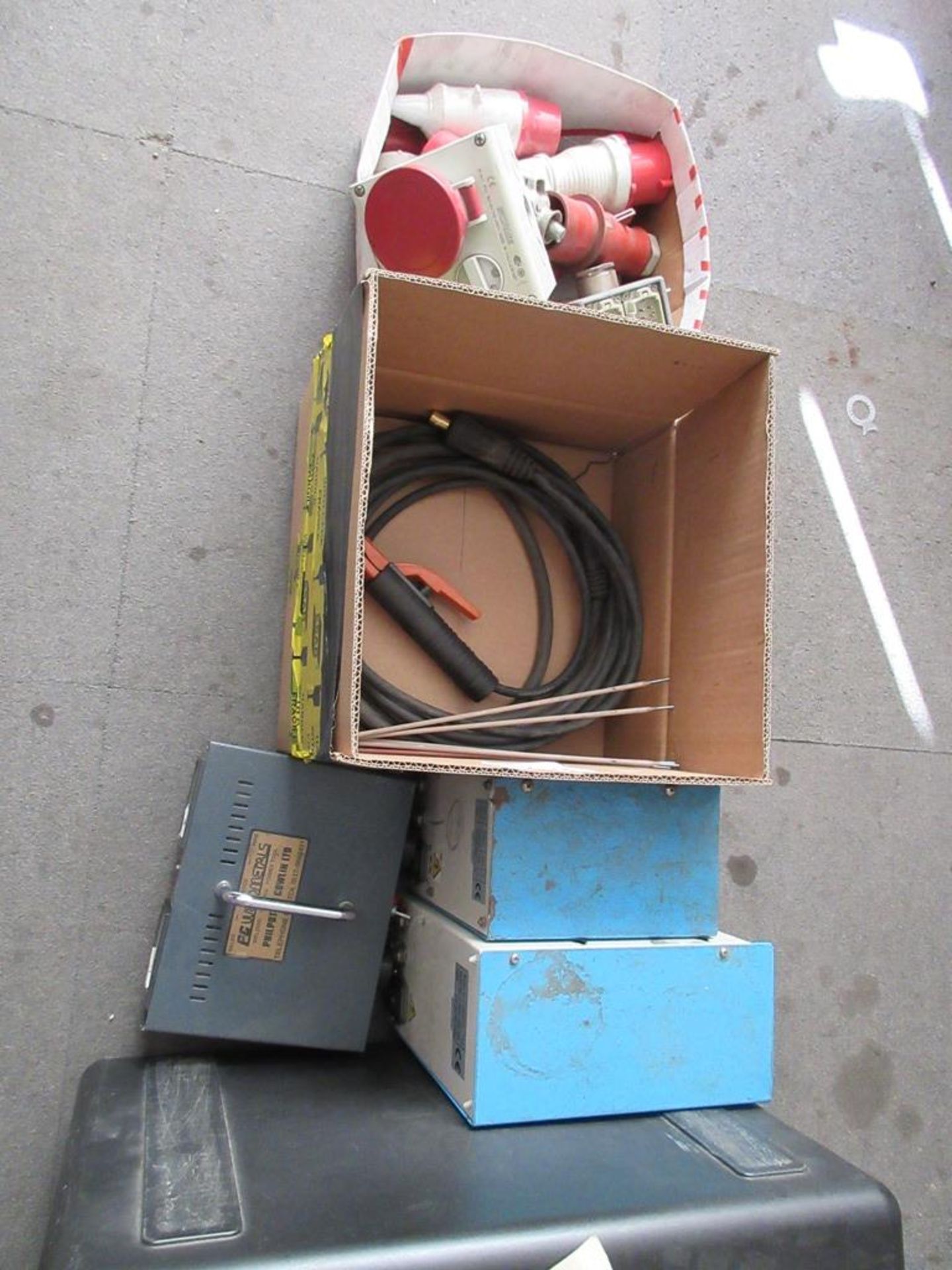Quantity of assorted industrial electrical plugs & sockets - Image 5 of 6