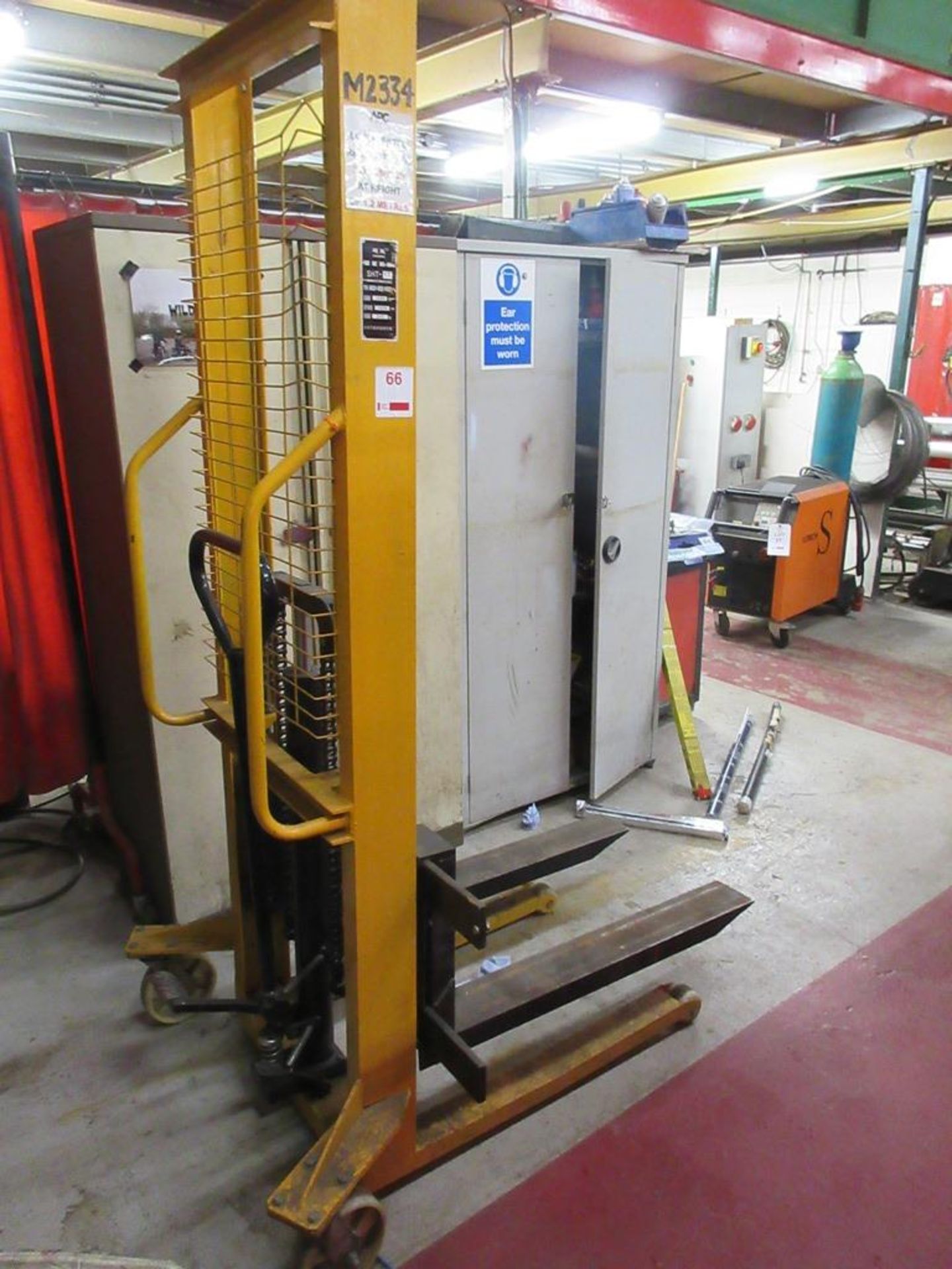 Chaoneng SHT-IT mobile pedestrian stacker lift NB: This item has no record of Thorough - Image 2 of 5
