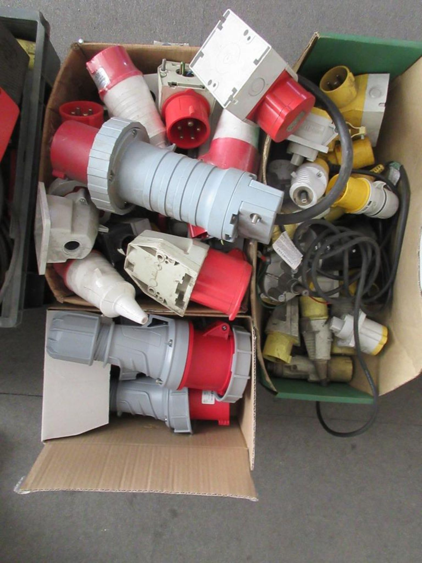 Quantity of assorted industrial electrical plugs & sockets - Image 2 of 6