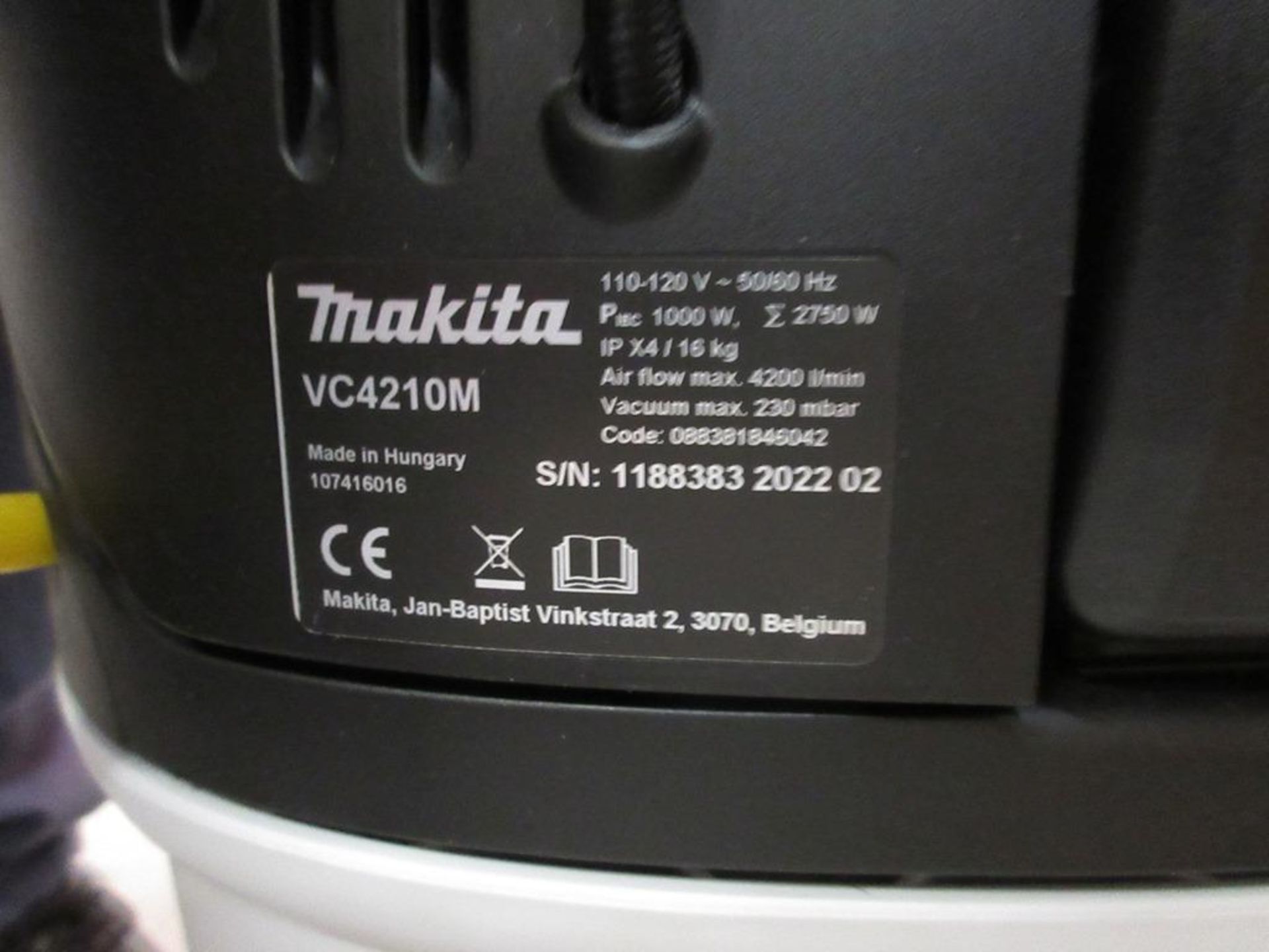 Makita VC4210M industrial vacuum, serial no. 1188383 202202, 110v - Image 3 of 4