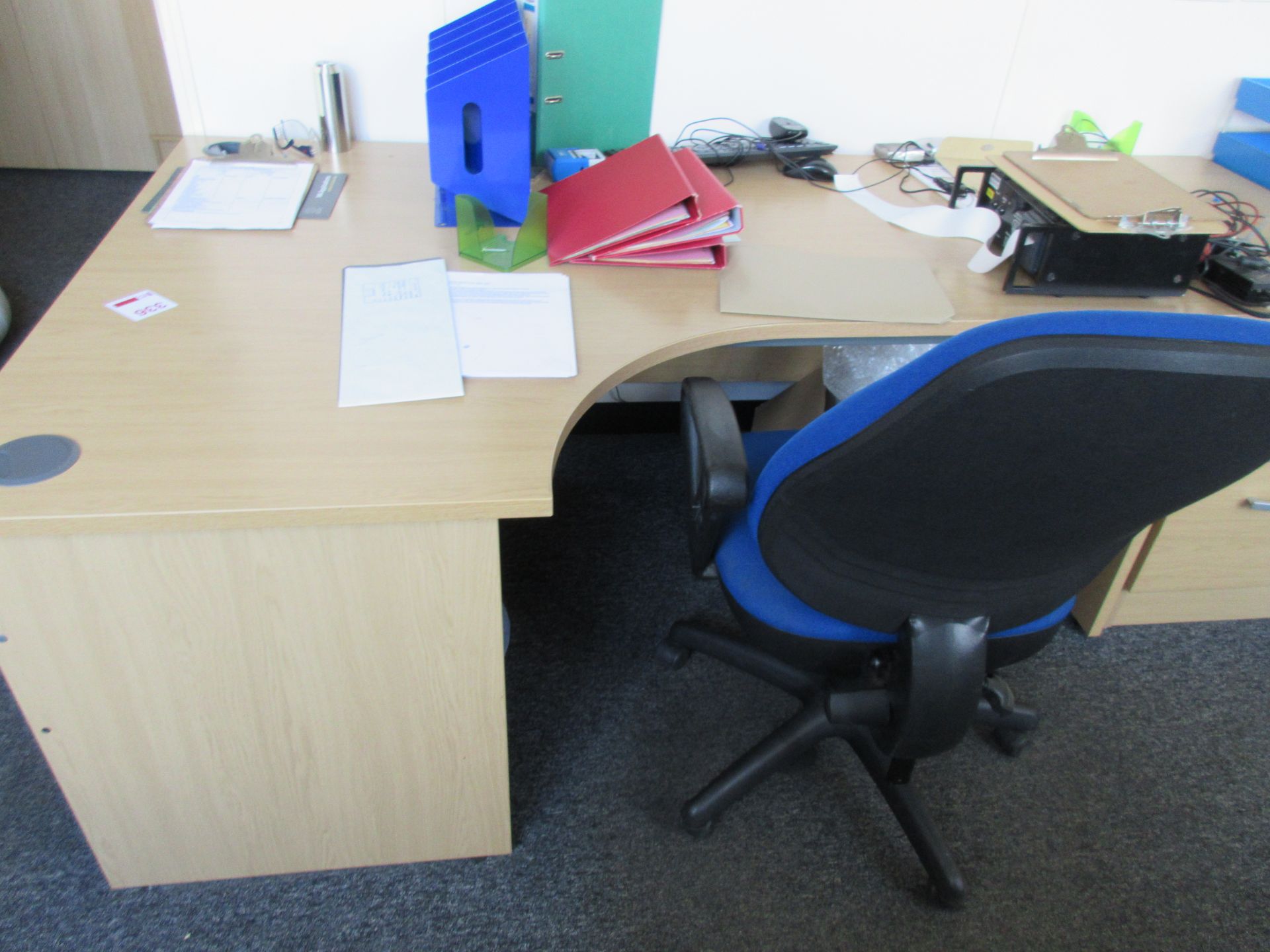 Two wood effect corner workstations, 3 x 3-drawer pedestal units, 2 x upholstered swivel chairs - Image 2 of 5
