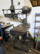 W M Asquith Ltd 23387 radial arm drill, serial no. S6689 (25/5/85), with 2 x machine vice A work