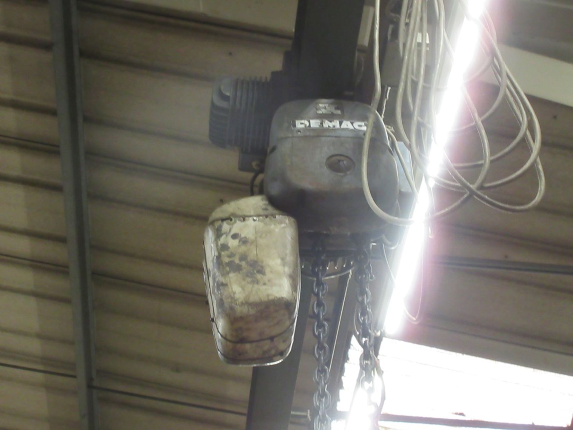 Demag 2000kg chain block & hoist, with pendant control NB: This item has no record of Thorough - Image 3 of 4