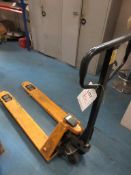 Pallet truck, 2000kg