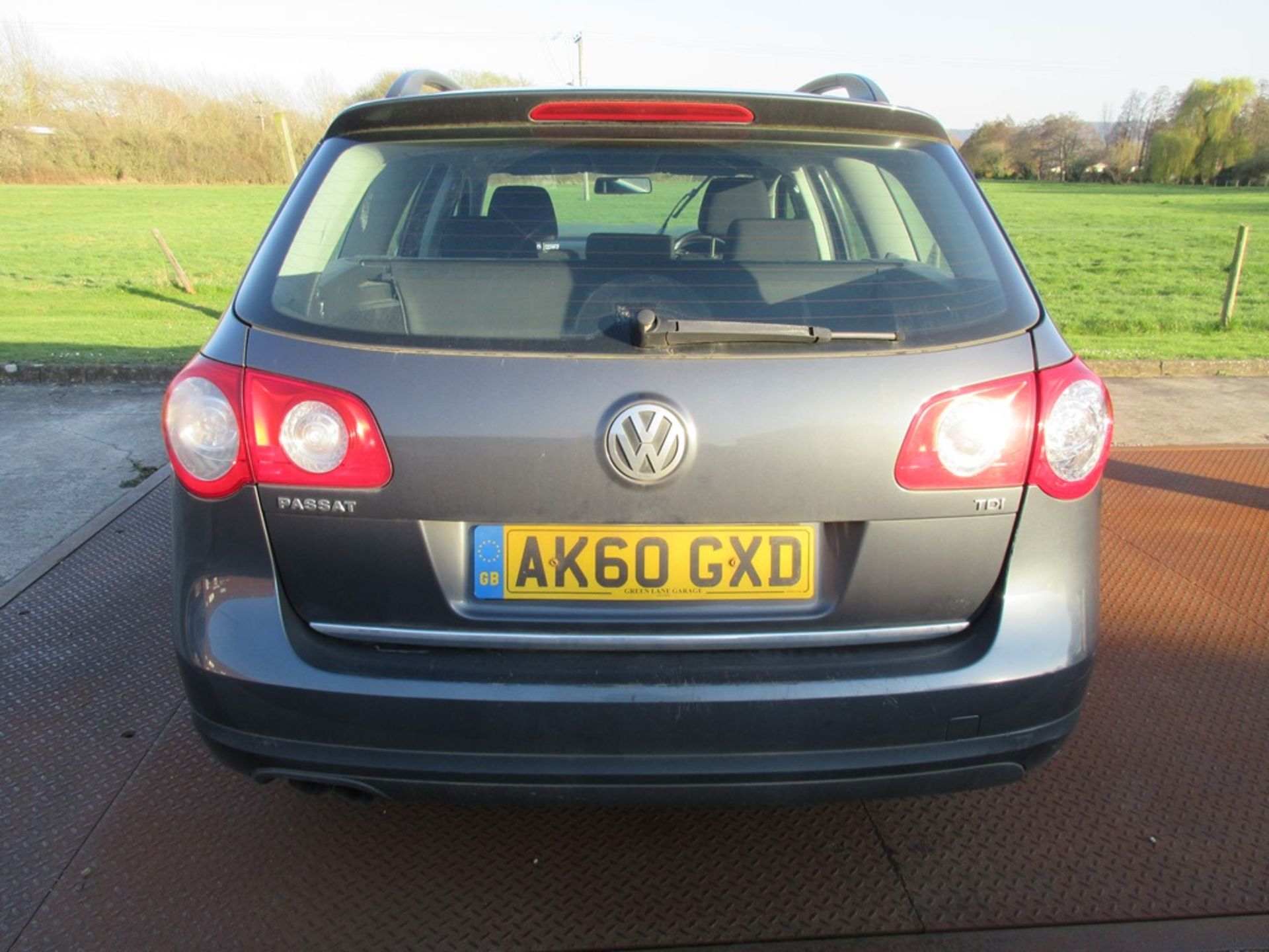 VW Passat R Line 2.0Tdi estate, 138bhp Registration: AK60 GXD Recorded mileage: 216,915 MOT: 14/06/ - Image 6 of 12