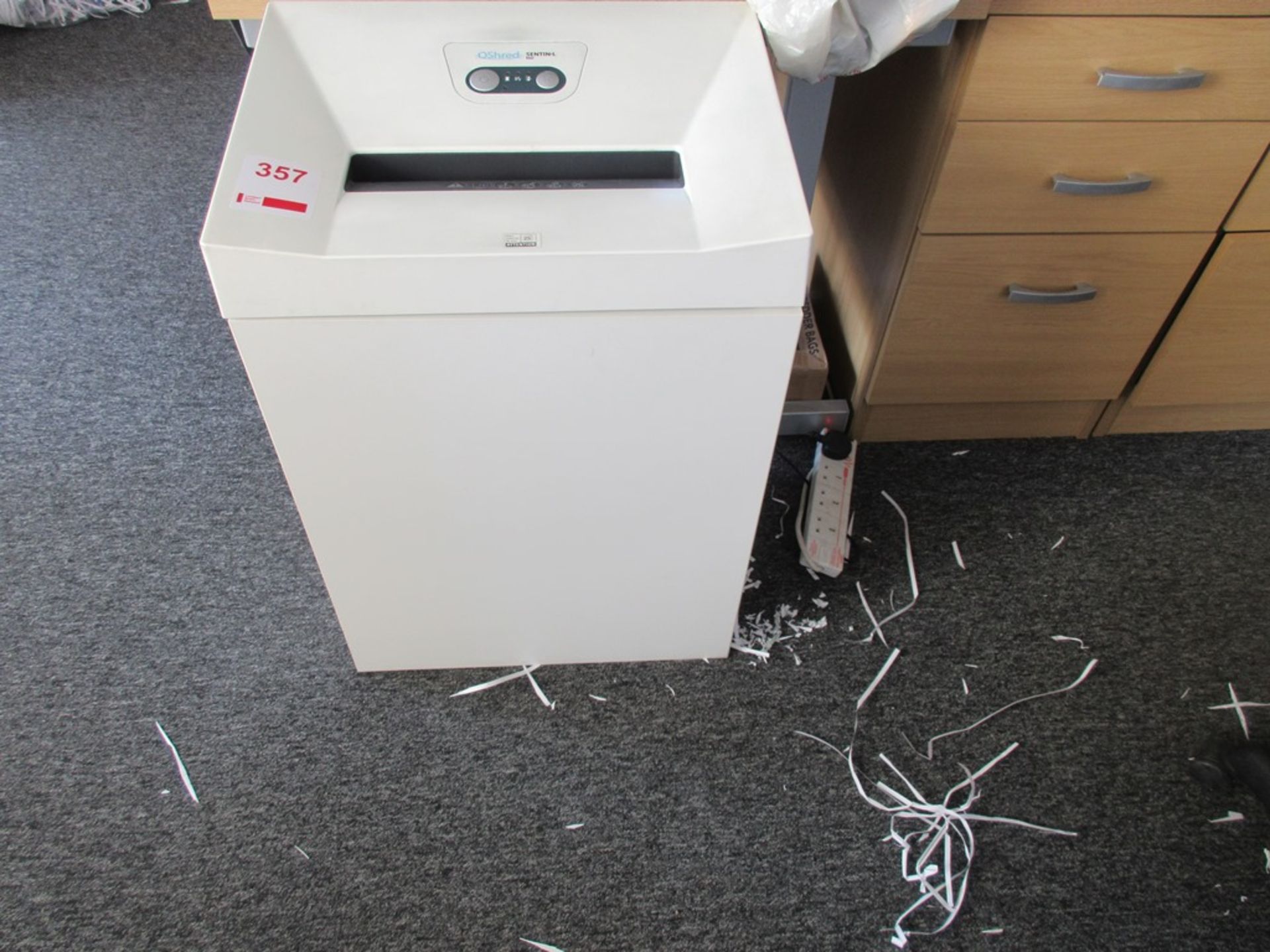 Q Shred Sentinol HD paper shredder - Image 2 of 3