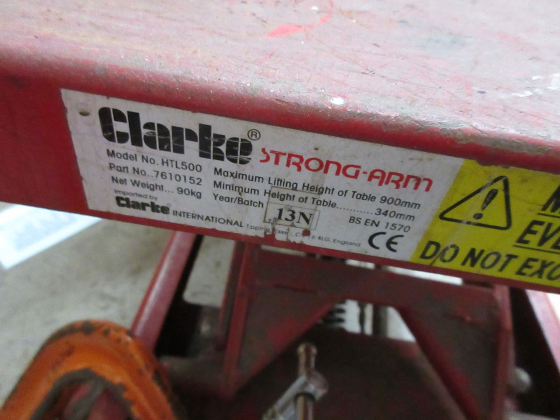 Clarke Strong Arm hydraulic lifting table, model HTZ500 NB: This item has no record of Thorough - Image 2 of 3