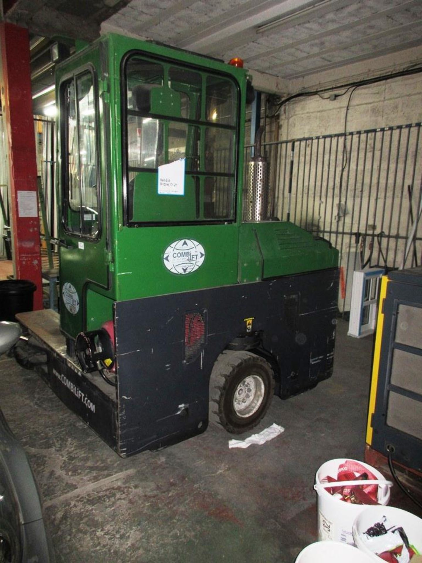 Combi Lift 3000 LPG 3 wheel forklift truck, serial no 2584 (2003), 1909 recorded hours NB: This item - Image 4 of 9