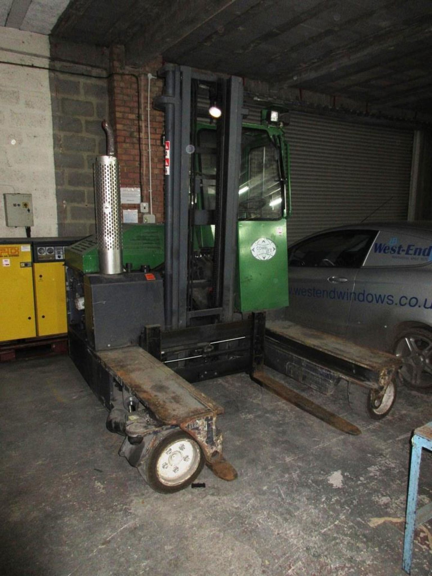 Combi Lift 3000 LPG 3 wheel forklift truck, serial no 2584 (2003), 1909 recorded hours NB: This item - Image 7 of 9