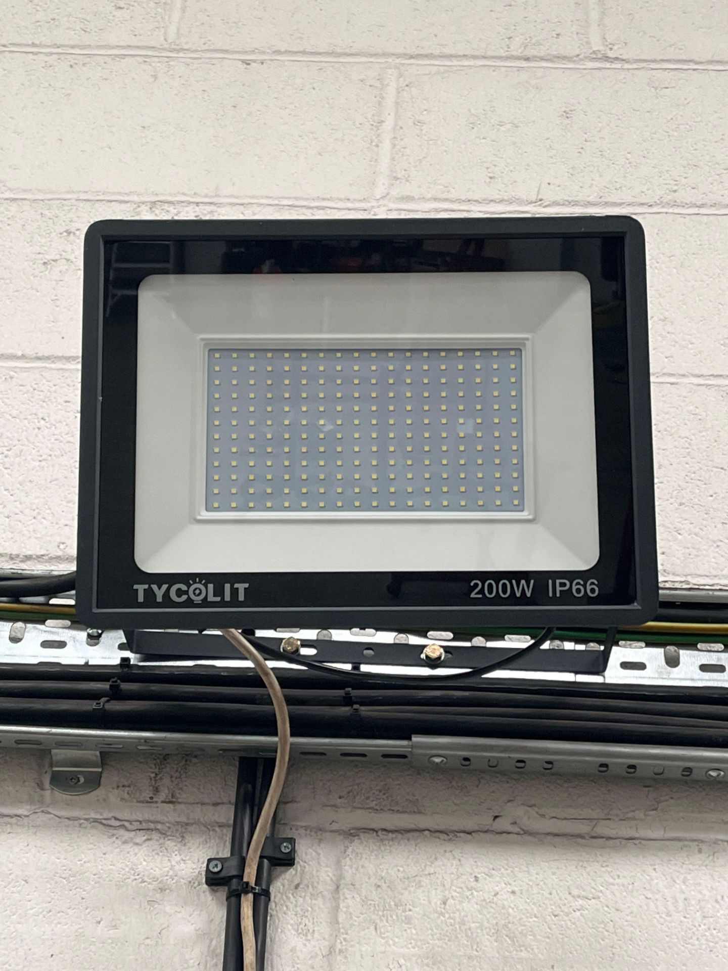 LED light units - Image 3 of 3