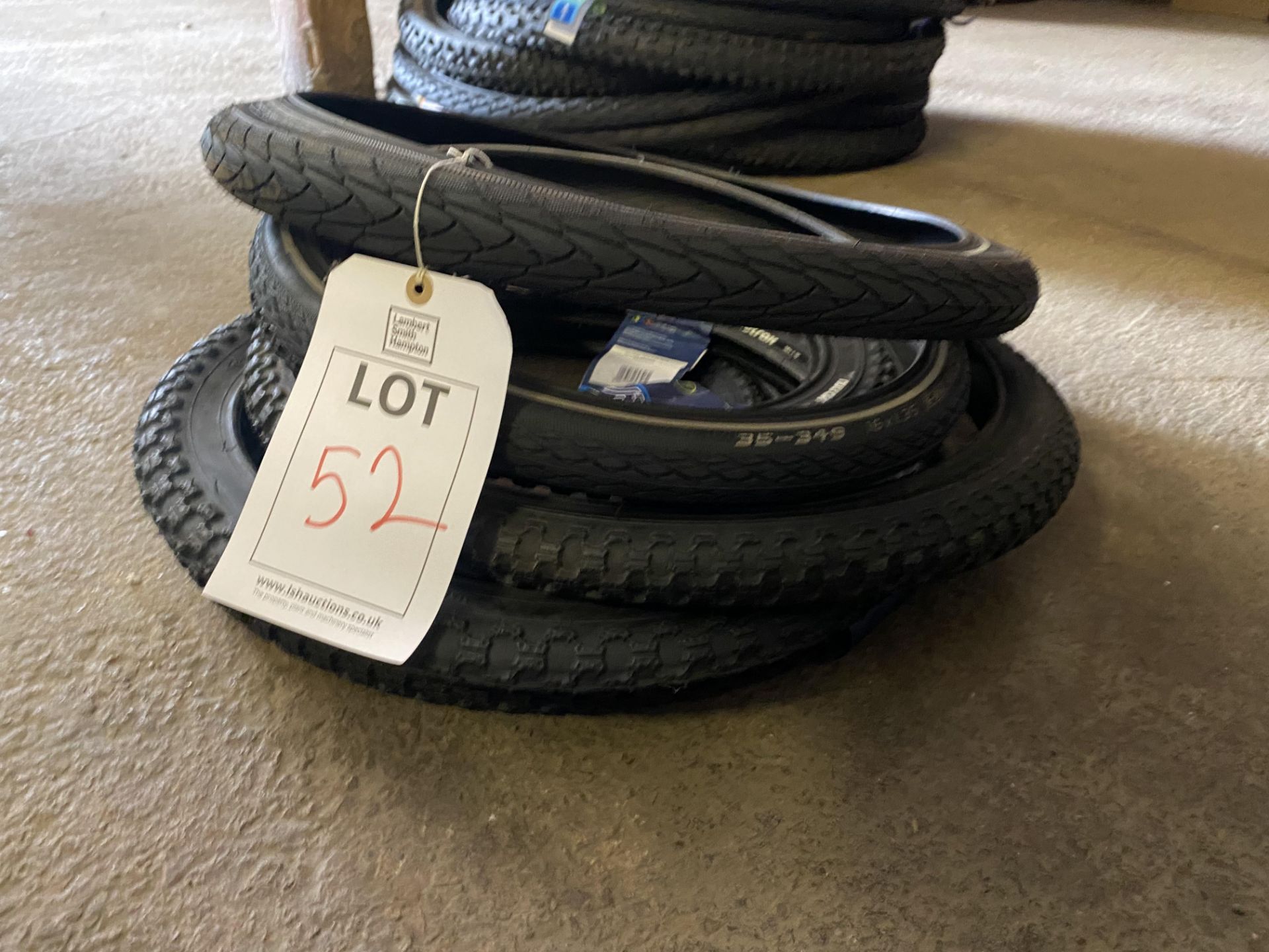 Assorted bike tyres as lotted - Image 2 of 3