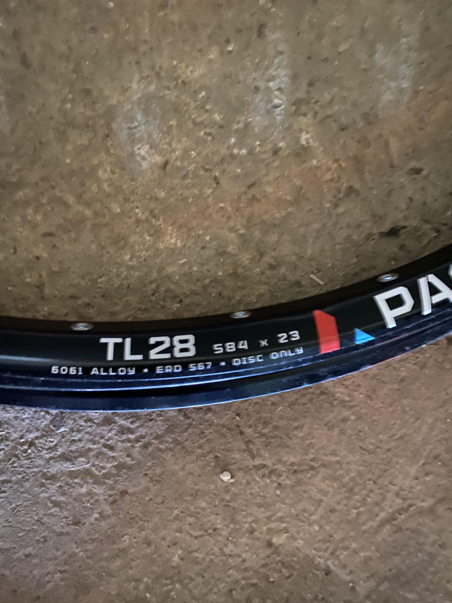 Pair of Pacenti TL28 6061 alloys, 584 x 23 - Image 2 of 3