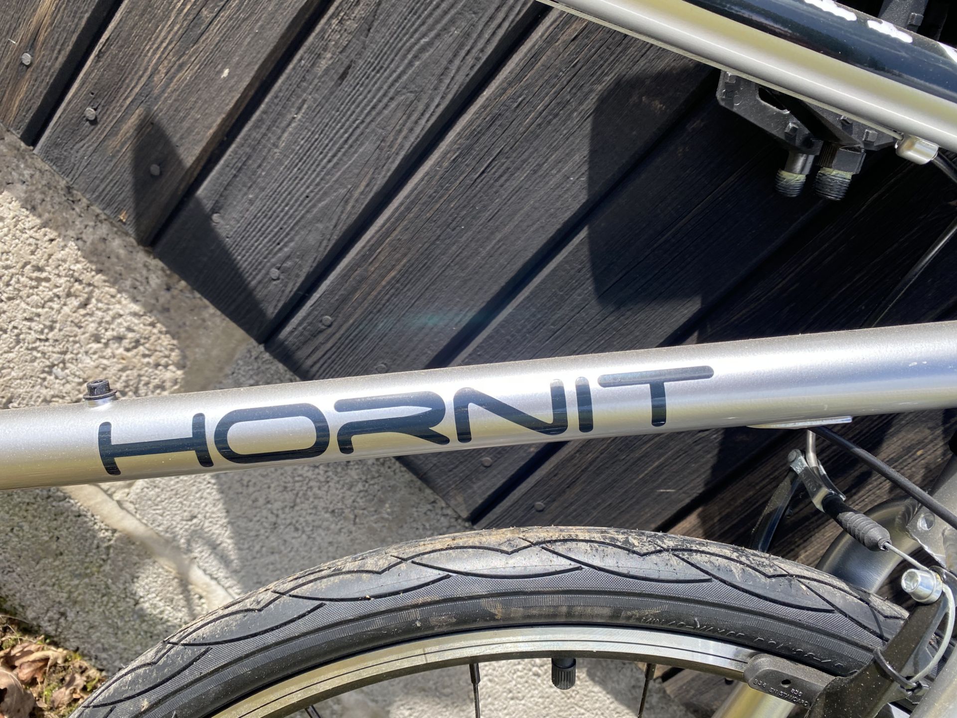 Hornit Hero bike, 13.5" frame size, tyre sizes: front 24 x 1.5, back 24 x 1.5 - Image 2 of 6