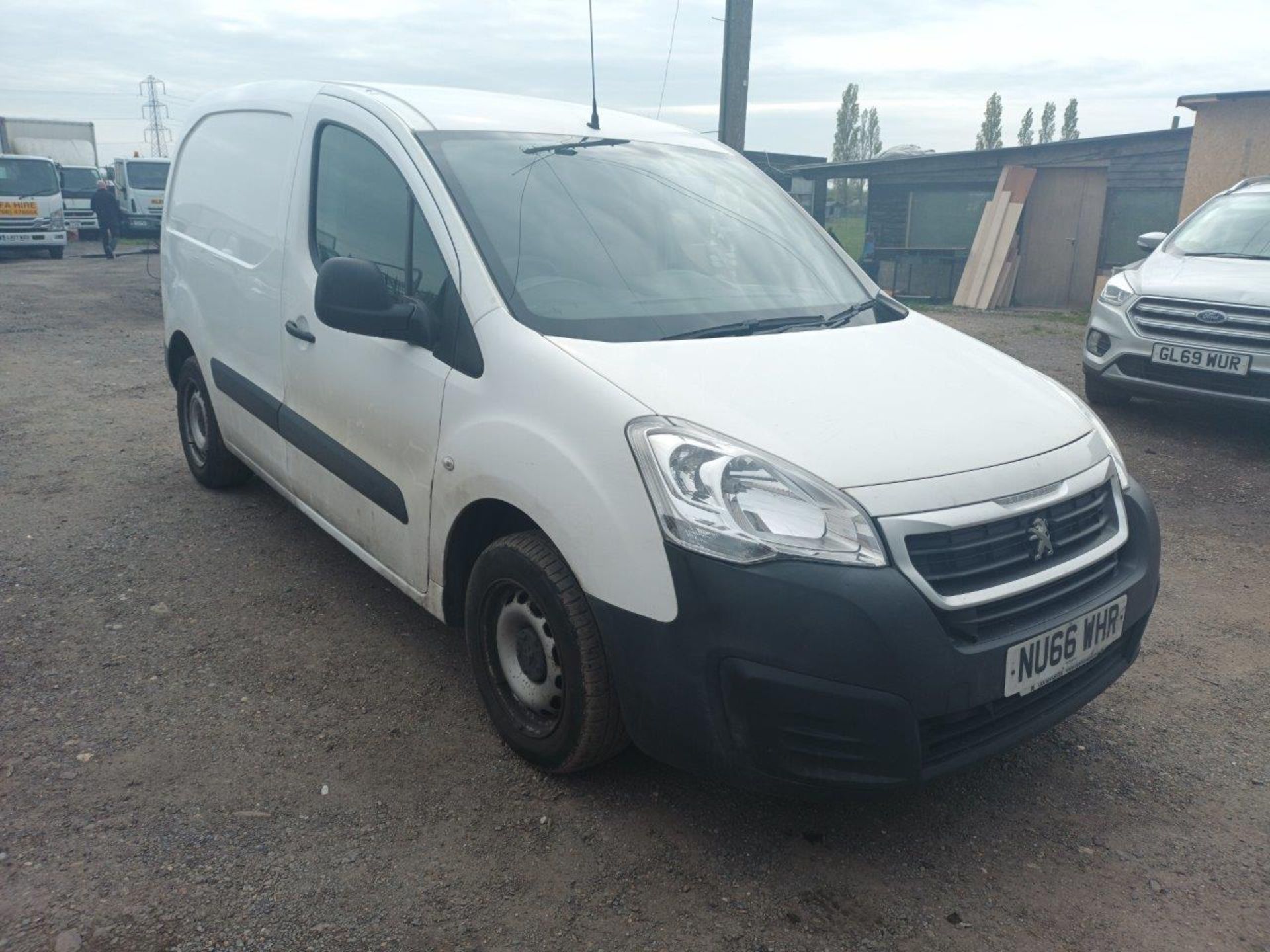 Peugeot 850 S 1.6 Hdi 92 Van, registration plate NU66 WHR, first registered 31/10/2016, with - Image 2 of 8