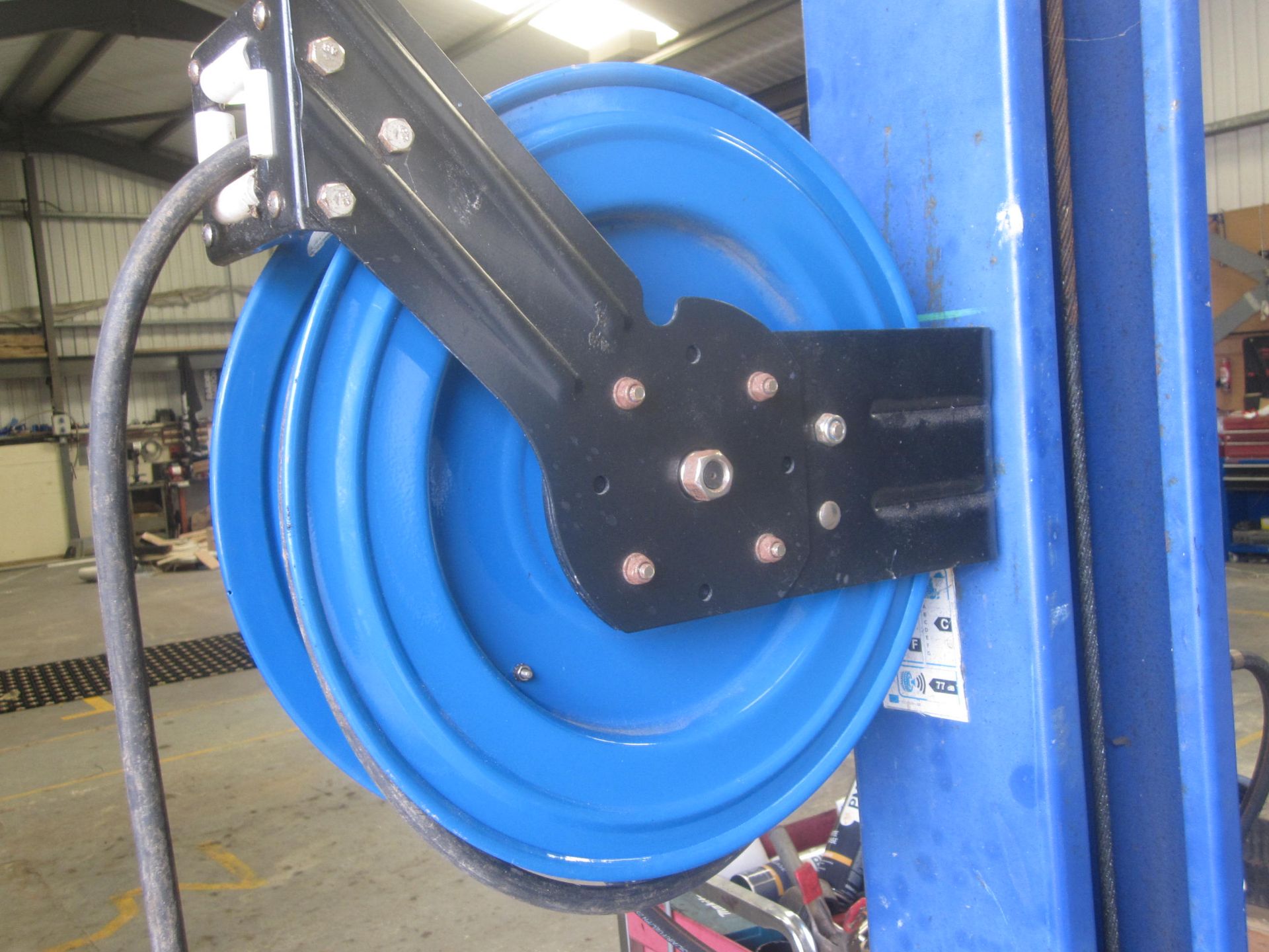 Wall mounted compressed air hose reel - Image 2 of 3