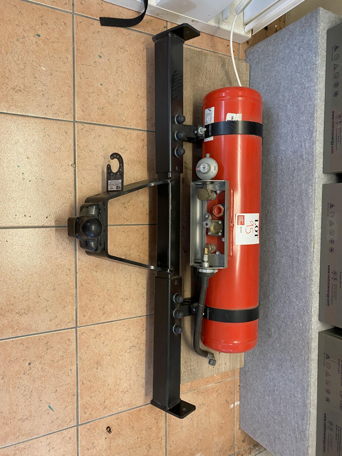 Motorhome tow bar with LPG carry bracket (please note: LPG cannister not included) EX-DEMO