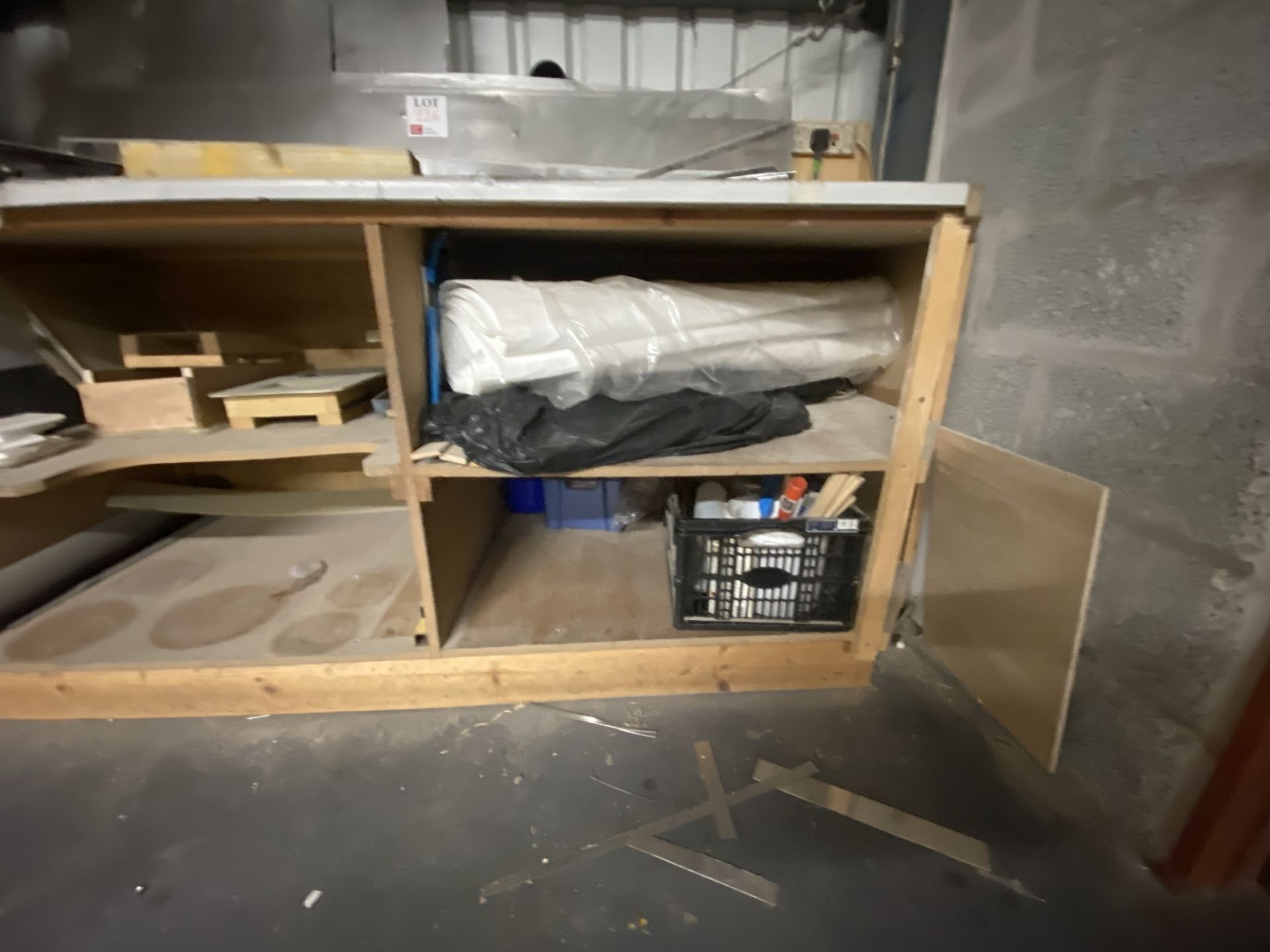 Assorted lot to include contents of workbench, offcut aluminium, plywood etc. - Image 6 of 7