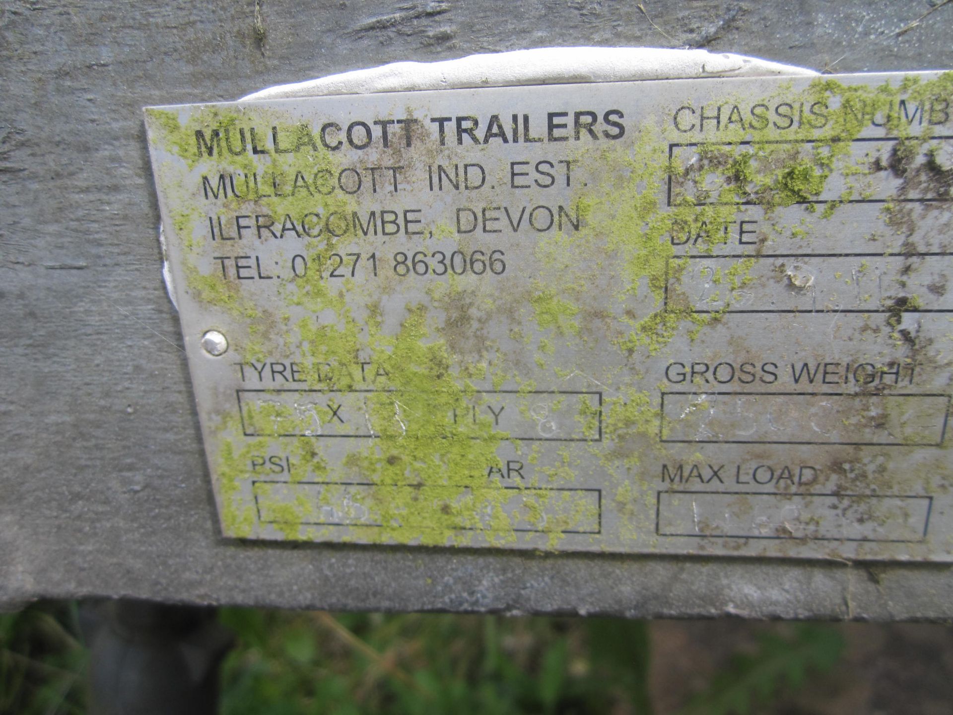 Mullacott twin axle box trailer, approx 4m length, with drop down loading ramp (outside at rear of - Image 5 of 6