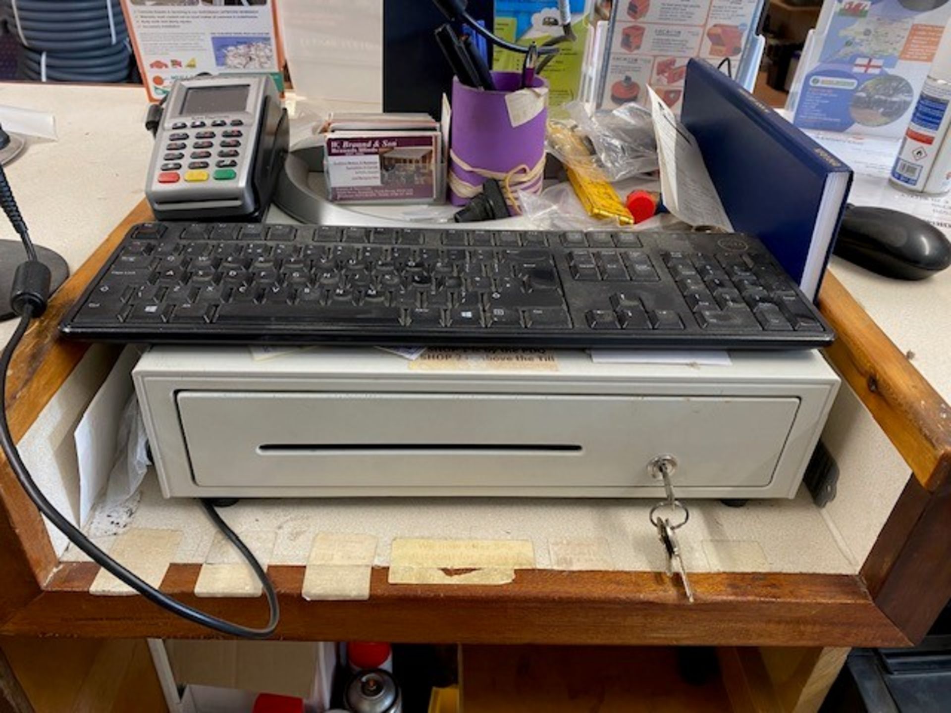 Complete till system to include Dell monitor, Honeywell bar code reader, Star TSP100 printer, - Image 2 of 4