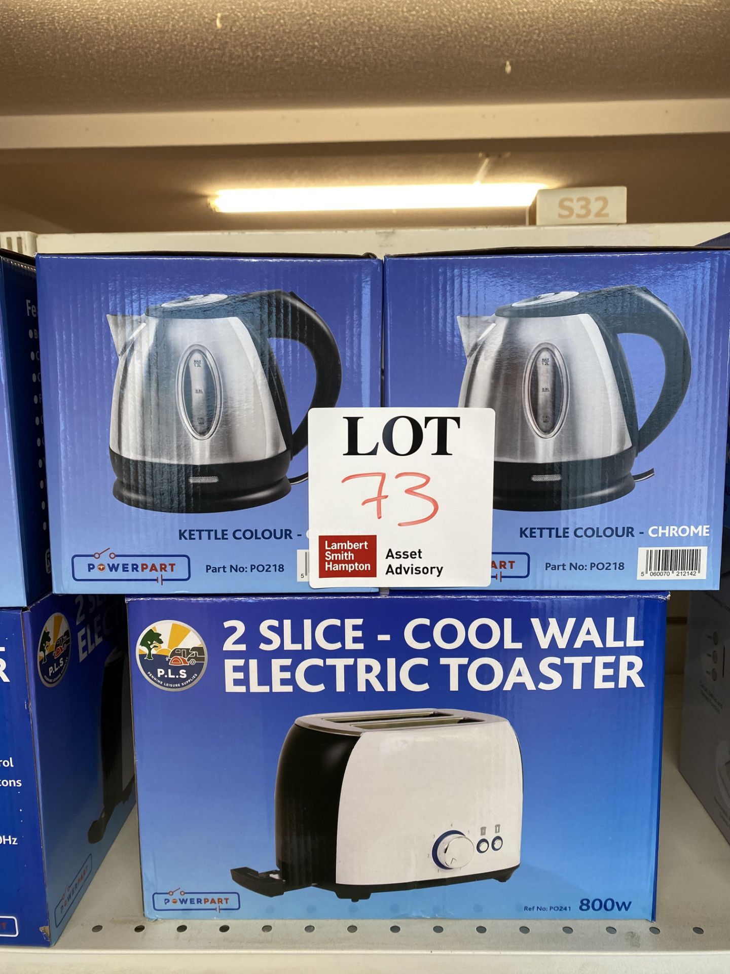 Two kettles, one toaster