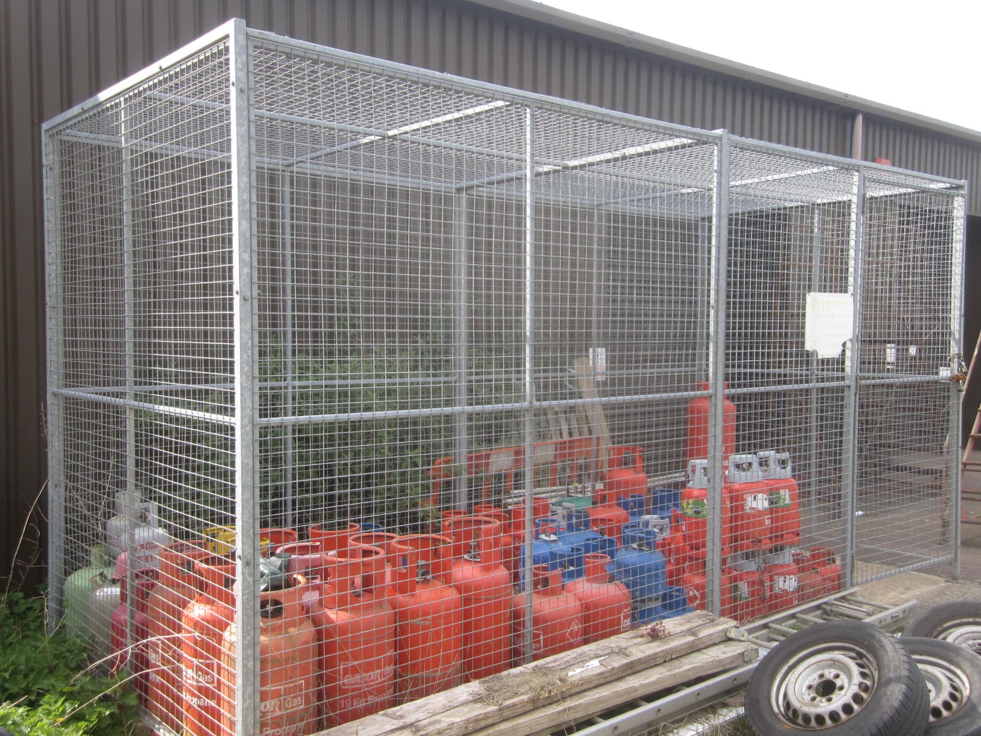 Galvanised steel calor gas bottle netted storage enclosure, panel construction, 16ft x 8ft x 8ft