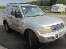 Mitsubishi Shogun DID Classic 4x4, reg no. WG52 OJO, MOT: not valid (SORN), recorded mileage 120,000