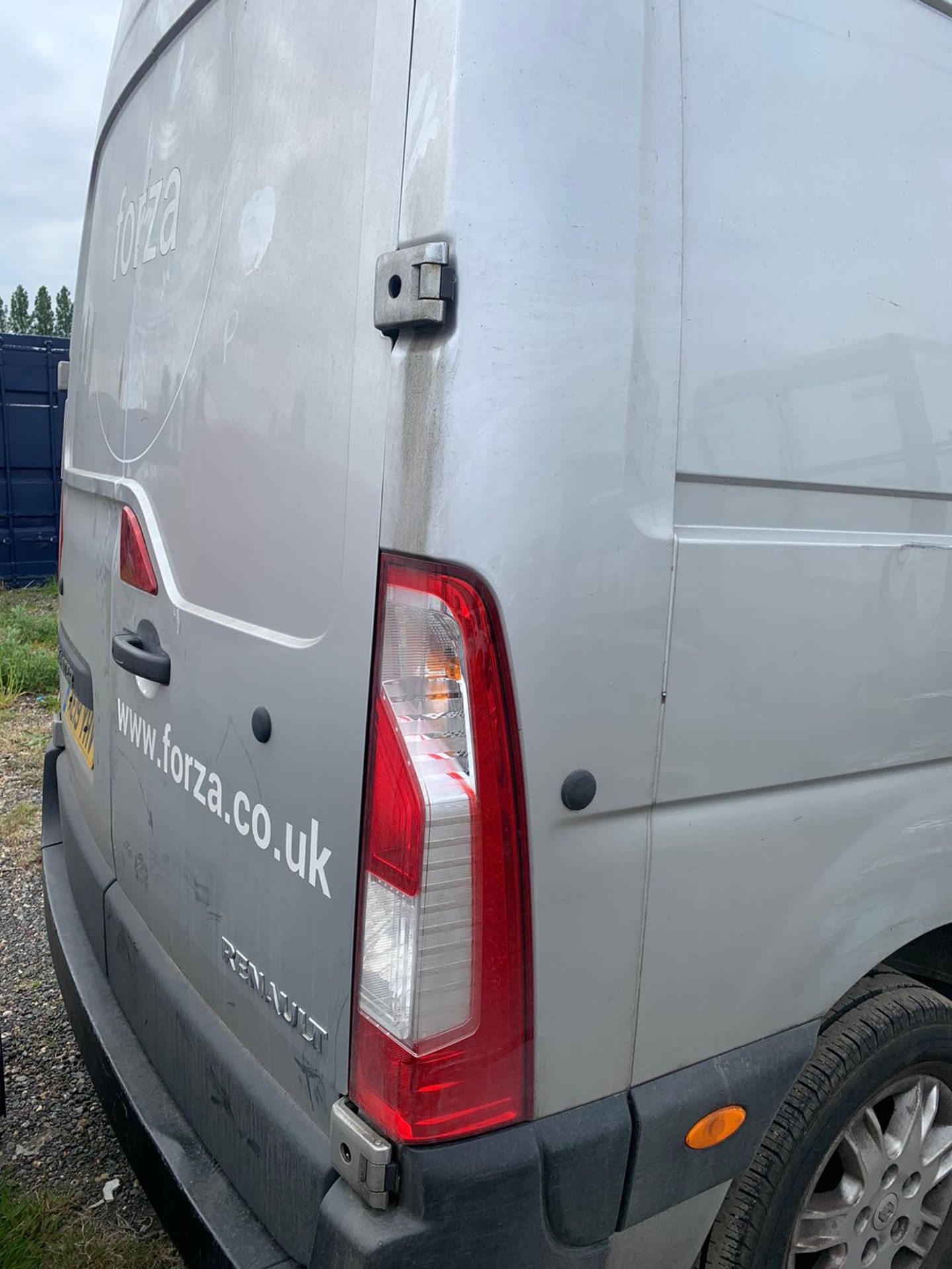 Renault Master LM35 Premier ED DC panel van, registration plate AE19YHV - Image 5 of 11