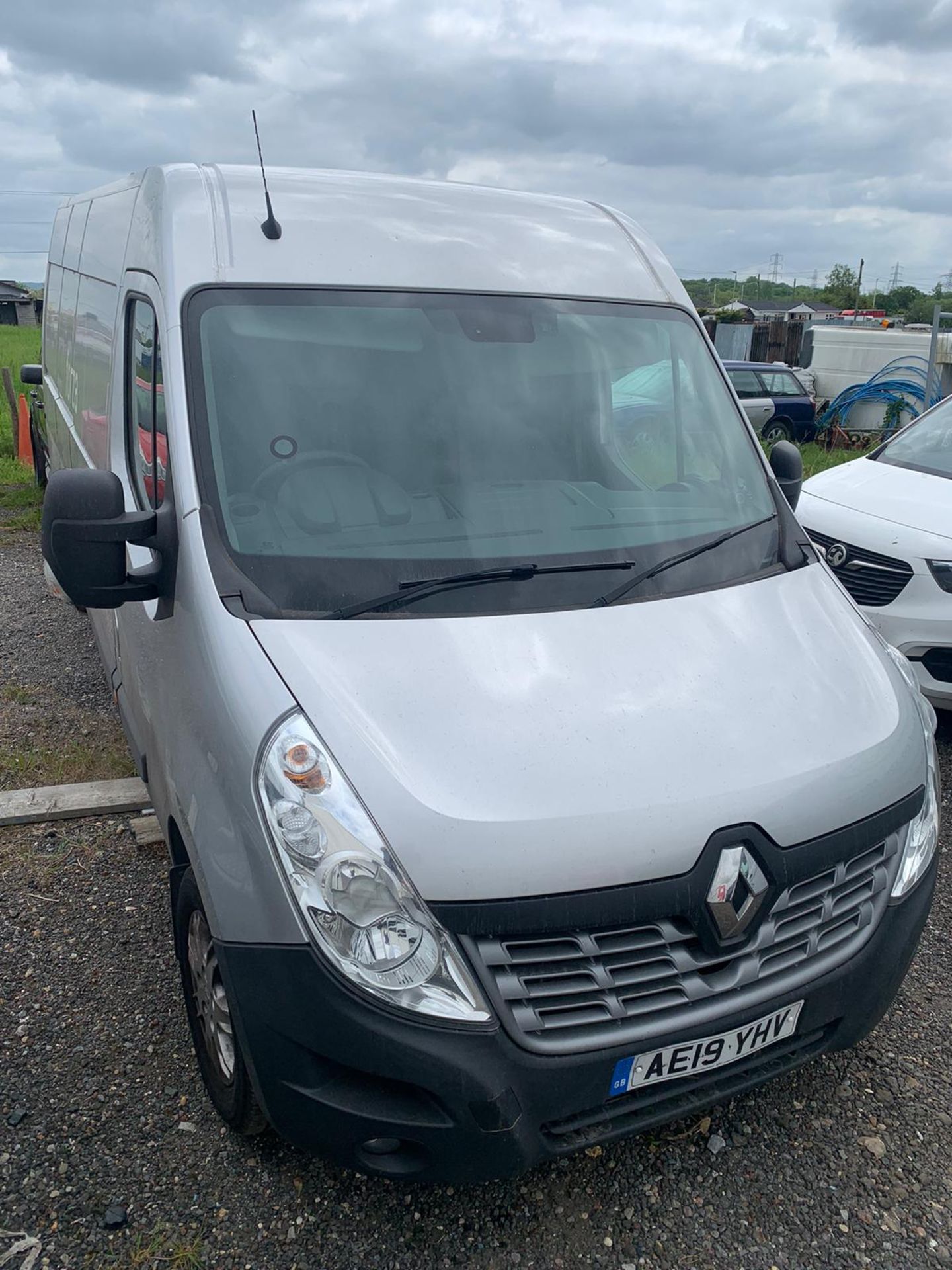 Renault Master LM35 Premier ED DC panel van, registration plate AE19YHV