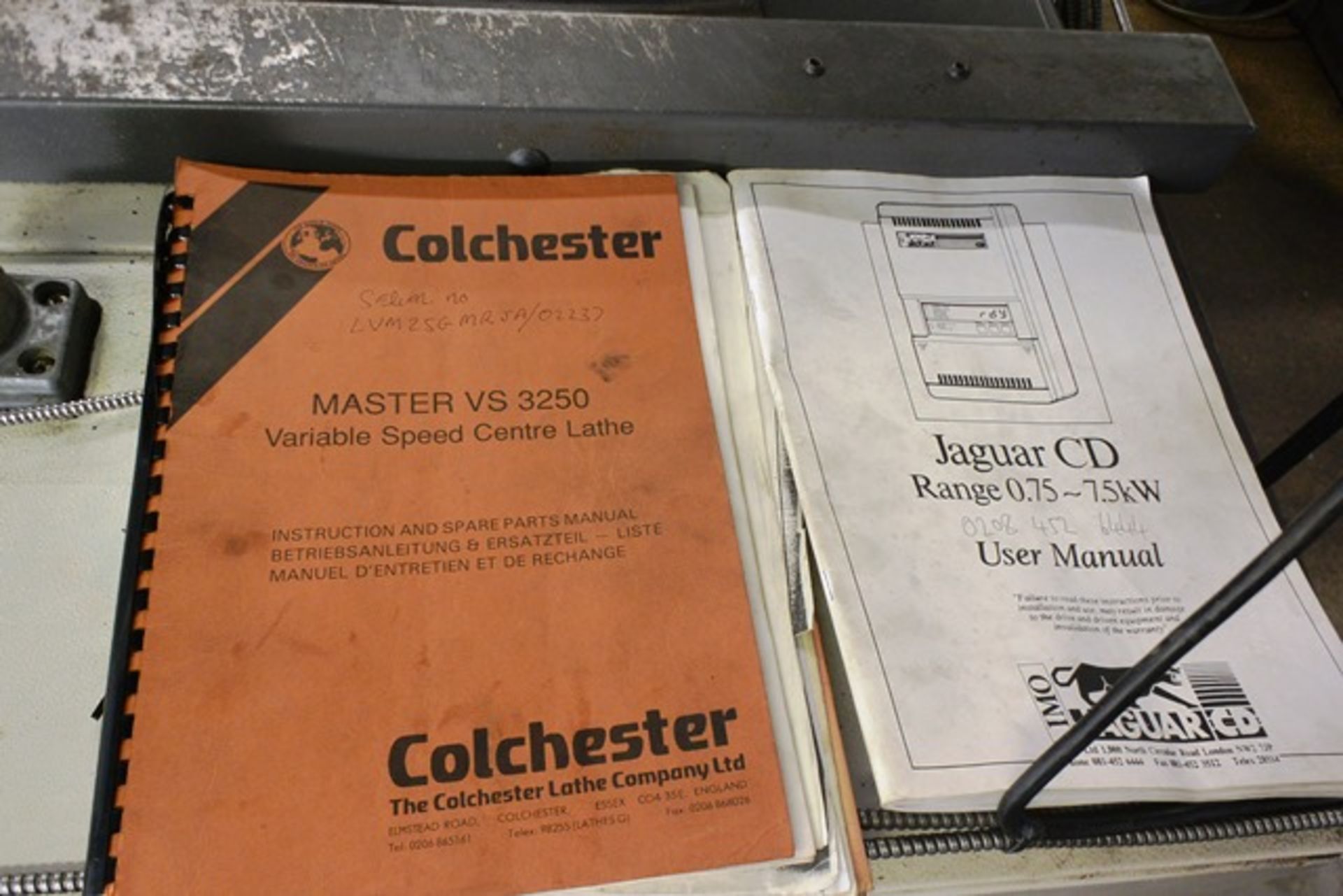 Colchester Master V5 3250 variable speed centre lathe, serial no. LVM 250 MRJA/02237 swing over bed: - Image 7 of 9