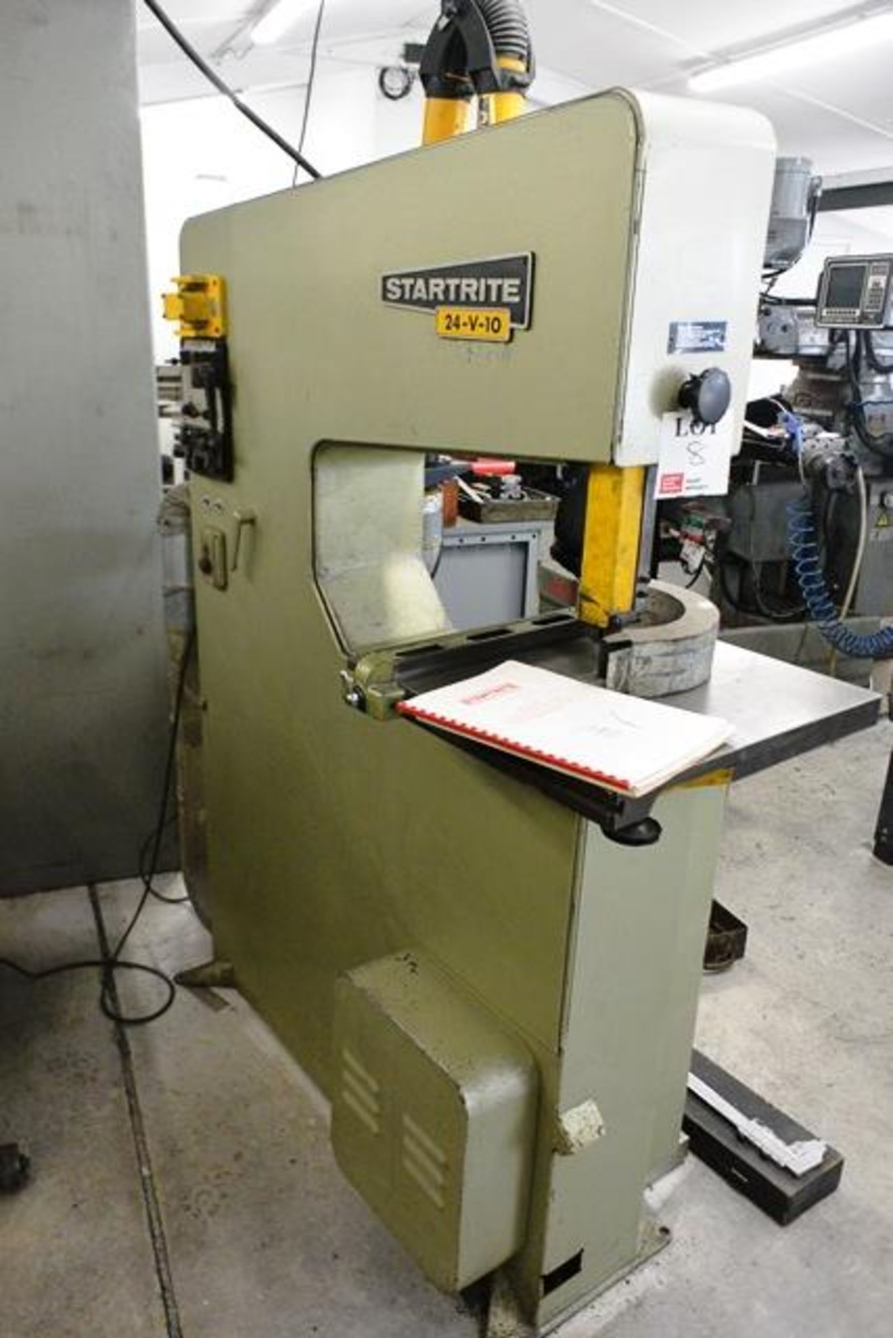 Startrite 24 - V - 10 vertical bandsaw, serial no. 55454 table size 480 x 480mm (3 phase - - Image 2 of 5