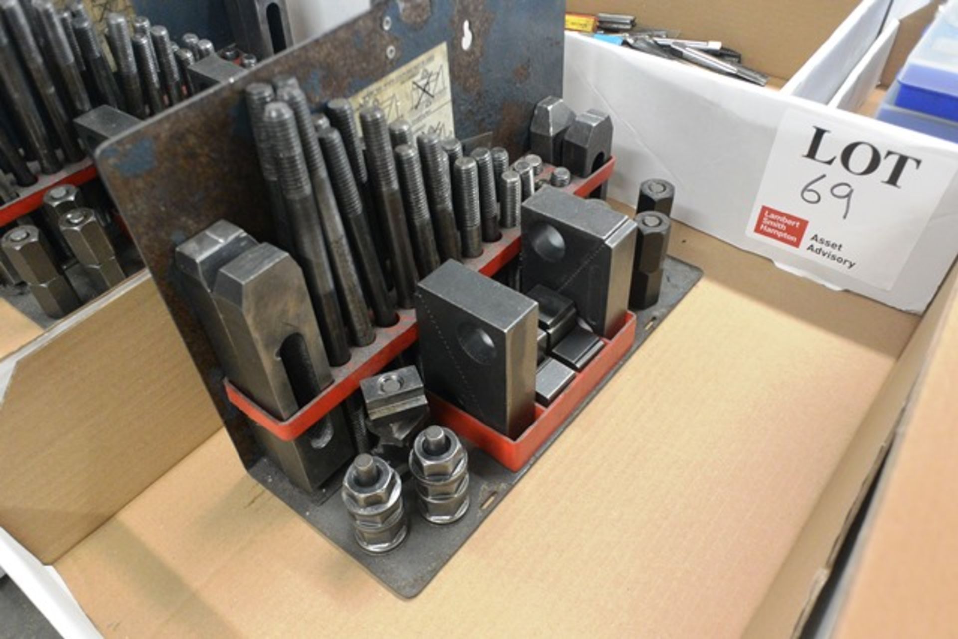 Clamping kit (completeness unknown)(Please note, This lot must be collected on Monday 17th or