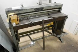 F J Edwards 4ft / 16G guillotine (Please note, This lot must be collected on Monday 17th or