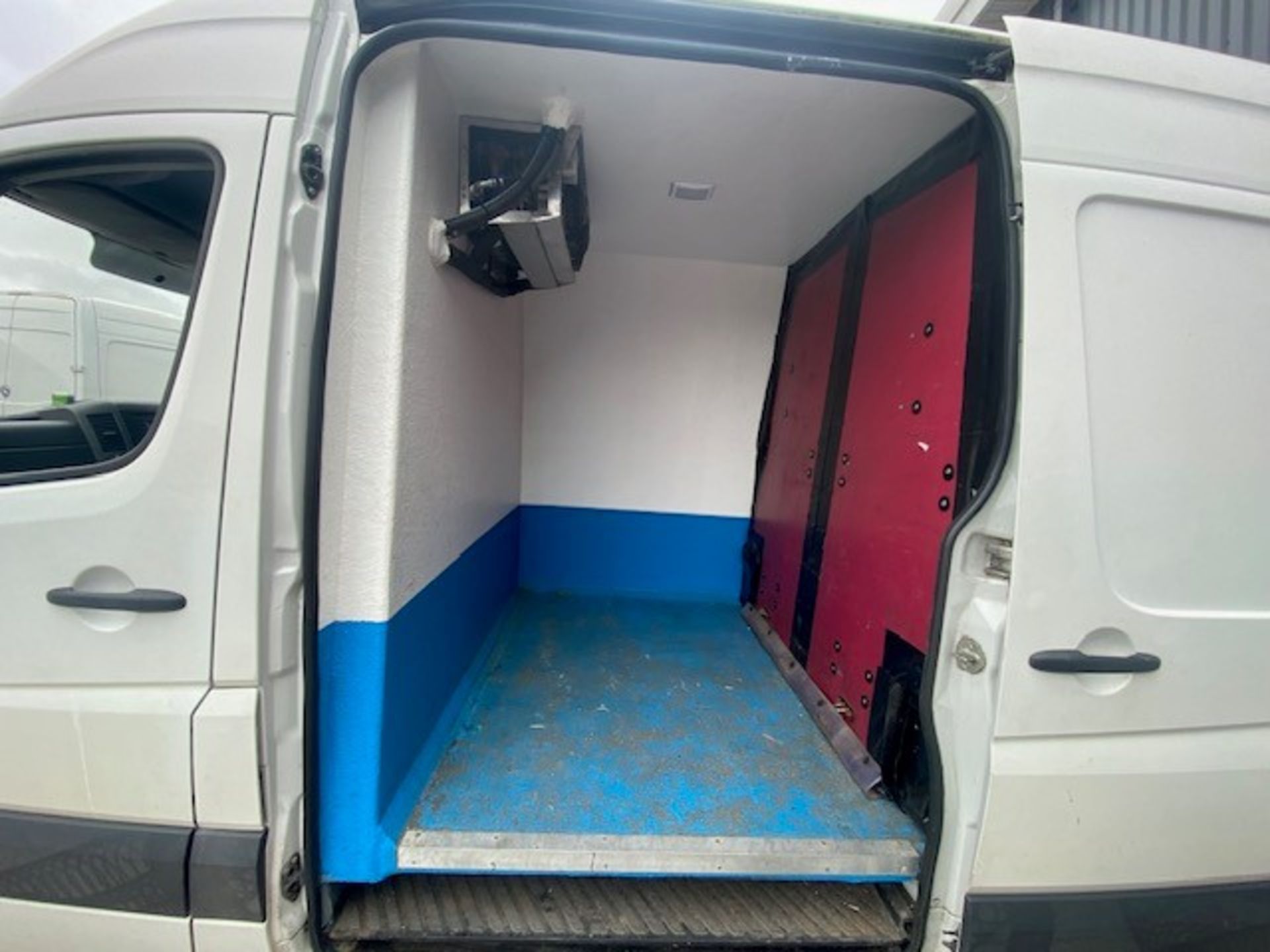 VW Crafter CR35 109 TDi refrigerated panel van, dual zone, fitted GAH compressor system - Image 10 of 13