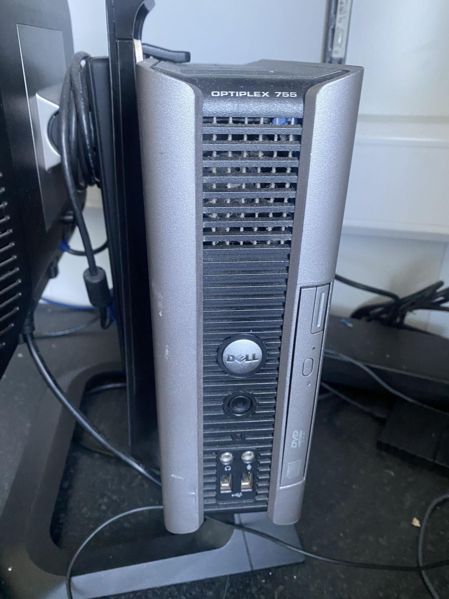 Dell Optiplex 755 PC with Dell monitor, keyboard and mouse - Image 2 of 3