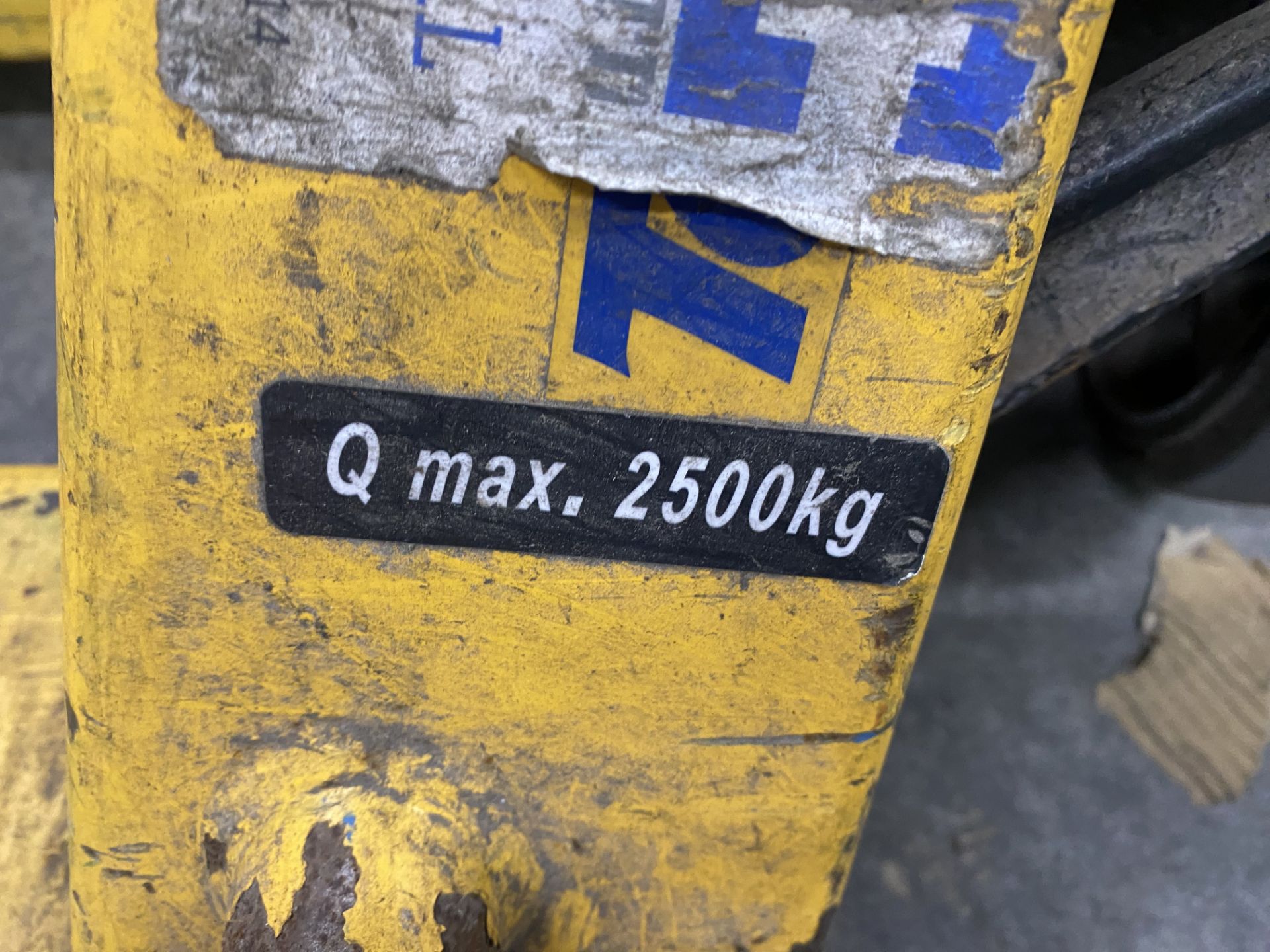 Pallet truck, max 2,500Kg - Image 2 of 3