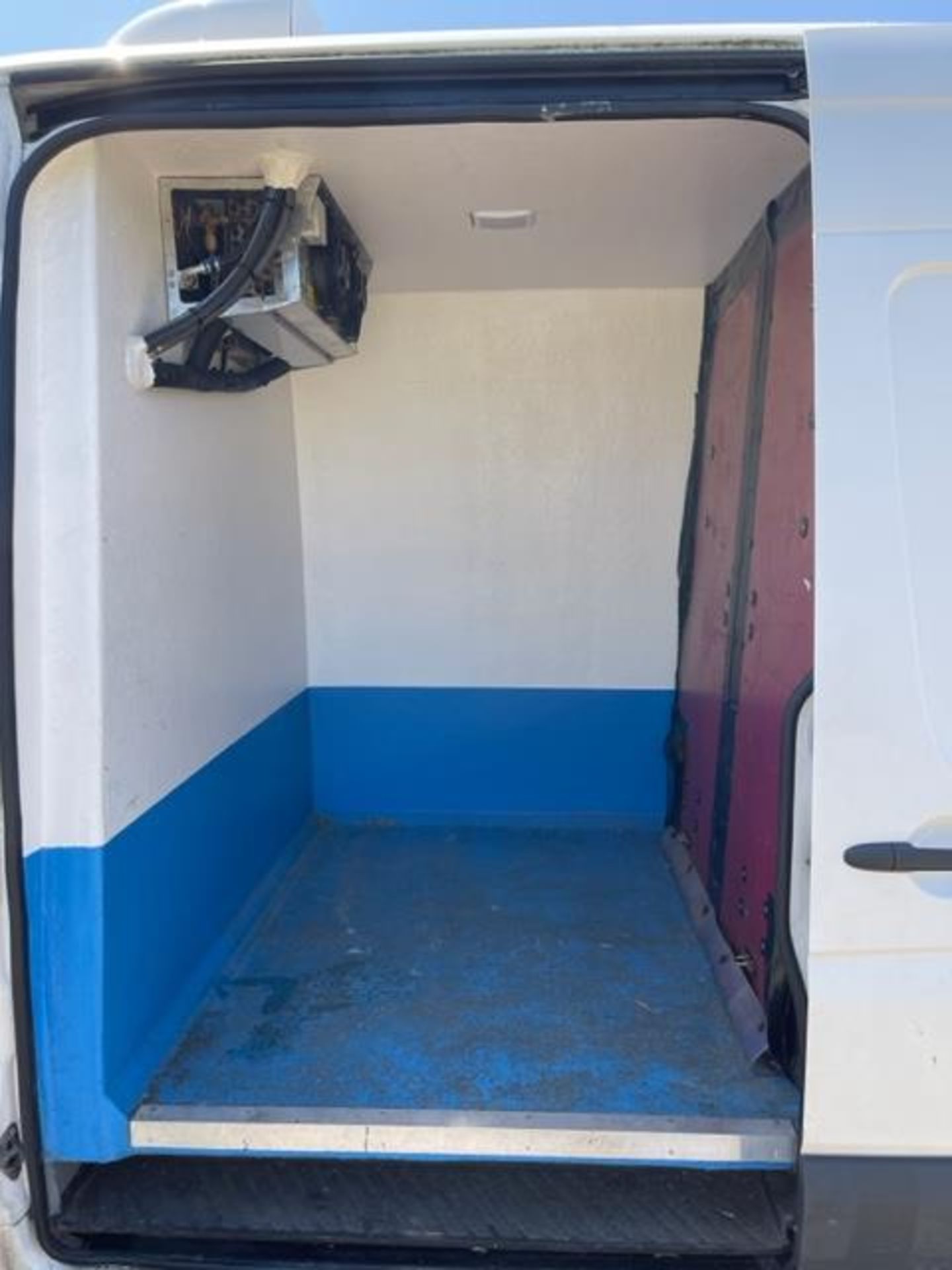 VW Crafter CR35 109 TDi refrigerated panel van, dual zone, fitted GAH compressor system - Image 7 of 13