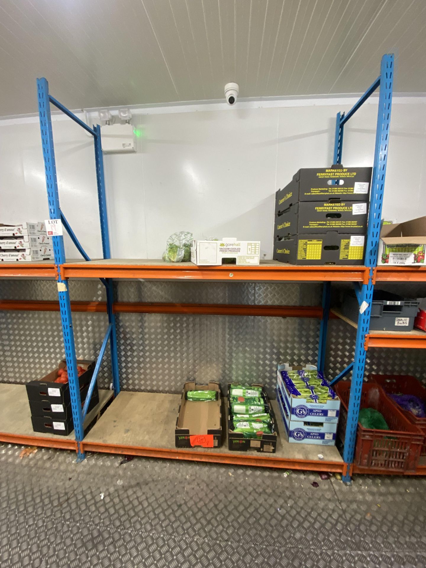 4 bays of adjustable racking approx measurements per bay: ( 3 Bays - height 2.53m x depth 60cm x - Image 4 of 7