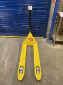 Pallet truck, max 2,500Kg