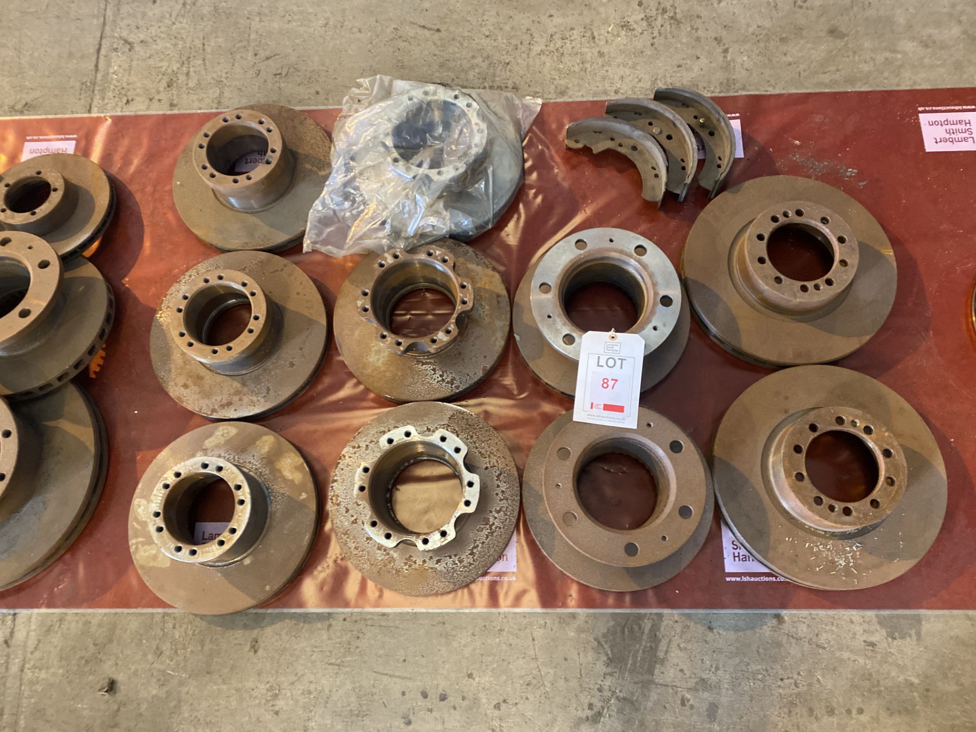 Quantity of assorted brake discs