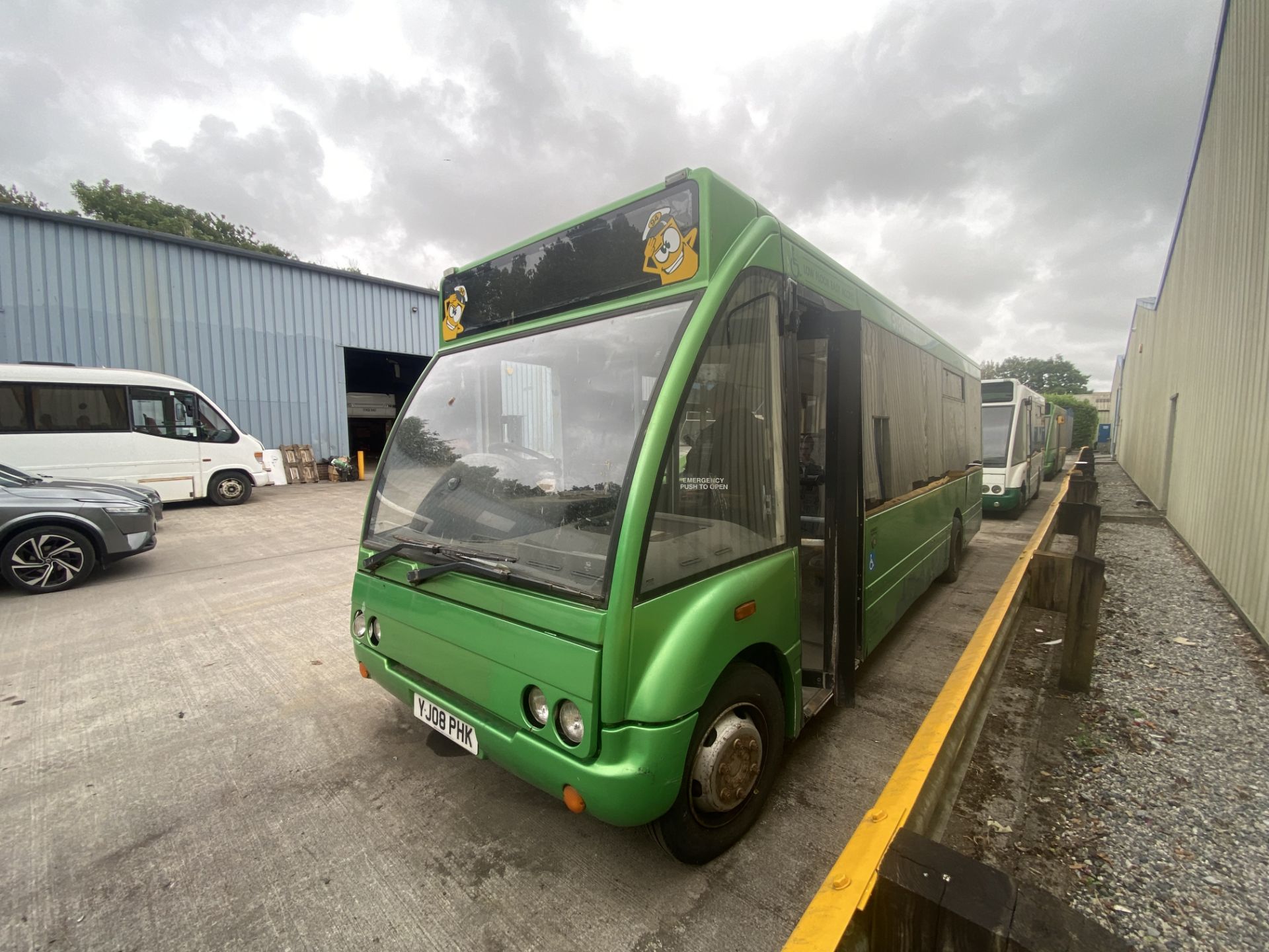 Mercedes Optare Solo 25-seater minibus (SORN) Registration: YJ08 PKA Recorded mileage: DOR: 01/04/ - Image 2 of 11