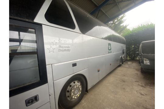 MAN Neoplan Starliner 32 tri-axle coach (SORN) Registration: YN54 JTX Recorded mileage: DOR: 10/11/ - Image 4 of 23