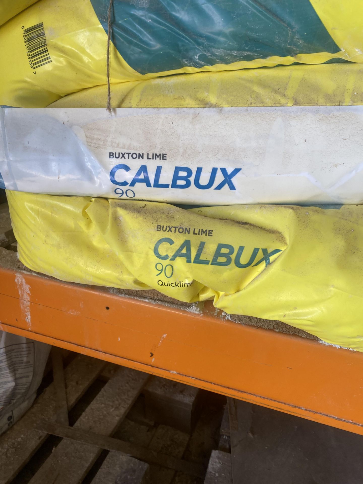 Quantity of assorted lime products within the building including Buxton lime Calbux 90 Quicklime - Bild 2 aus 4
