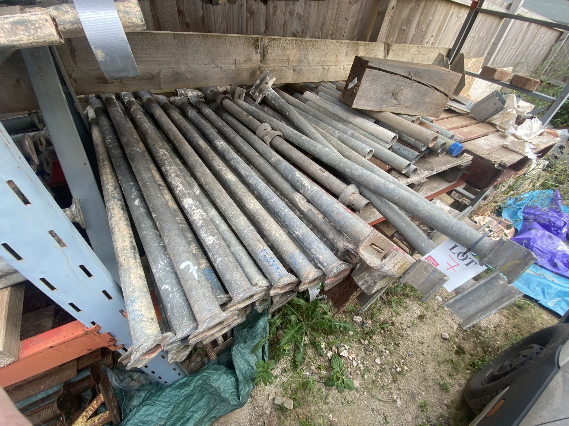 Quantity of Cup-Lock scaffolding including approx. 30 uprights (3.1m), 30 x cross beams (2.5m), 30 x - Image 3 of 5