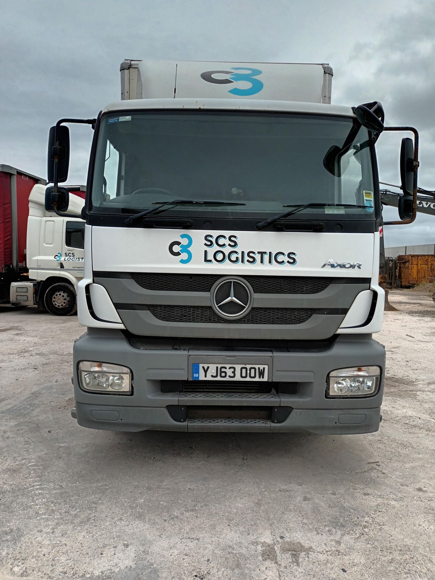 2013 Mercedes Axor 1824 rigid cutainside truck