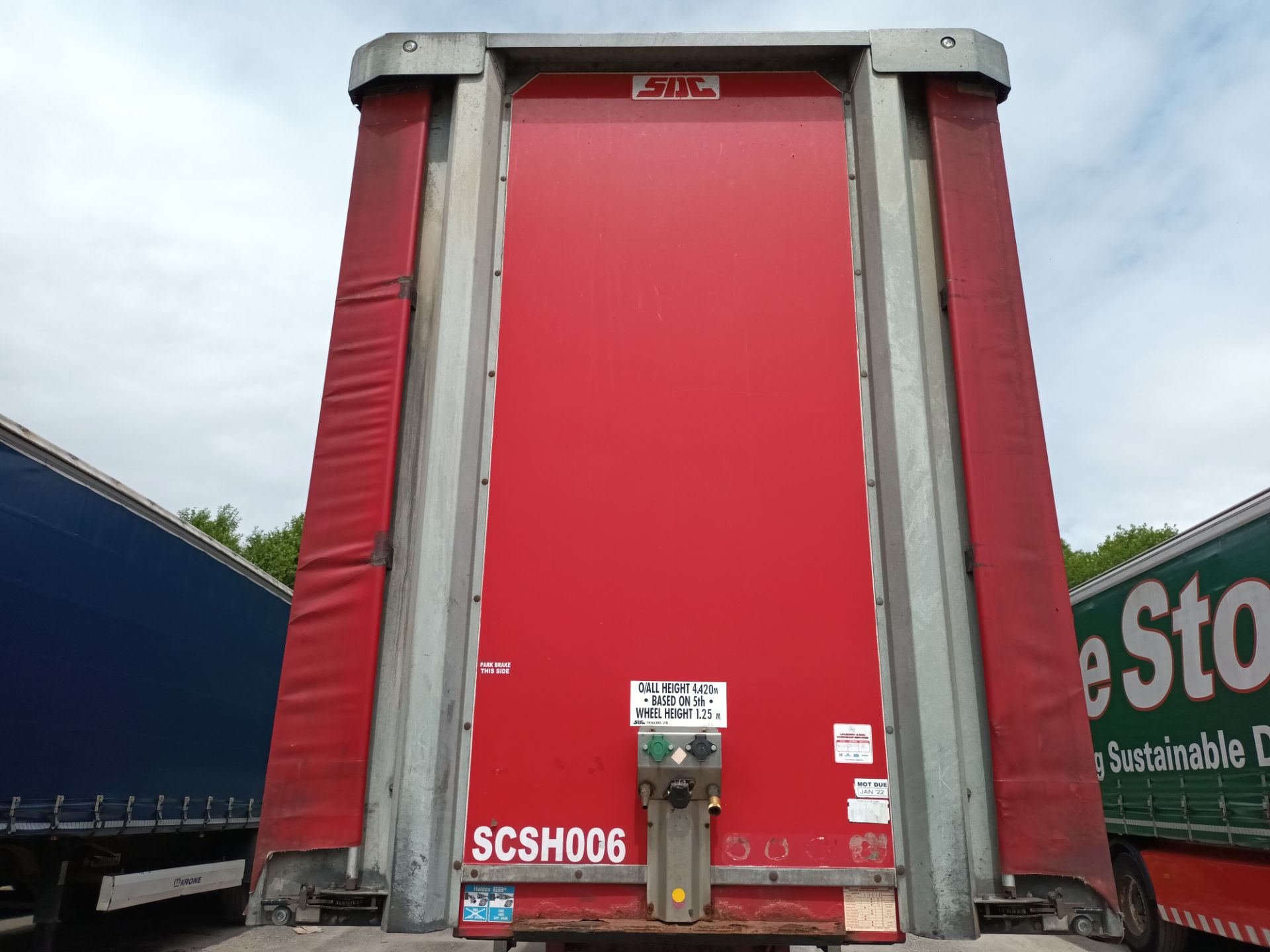 SDC Trailers tri-axle curtainside trailer - Image 3 of 8