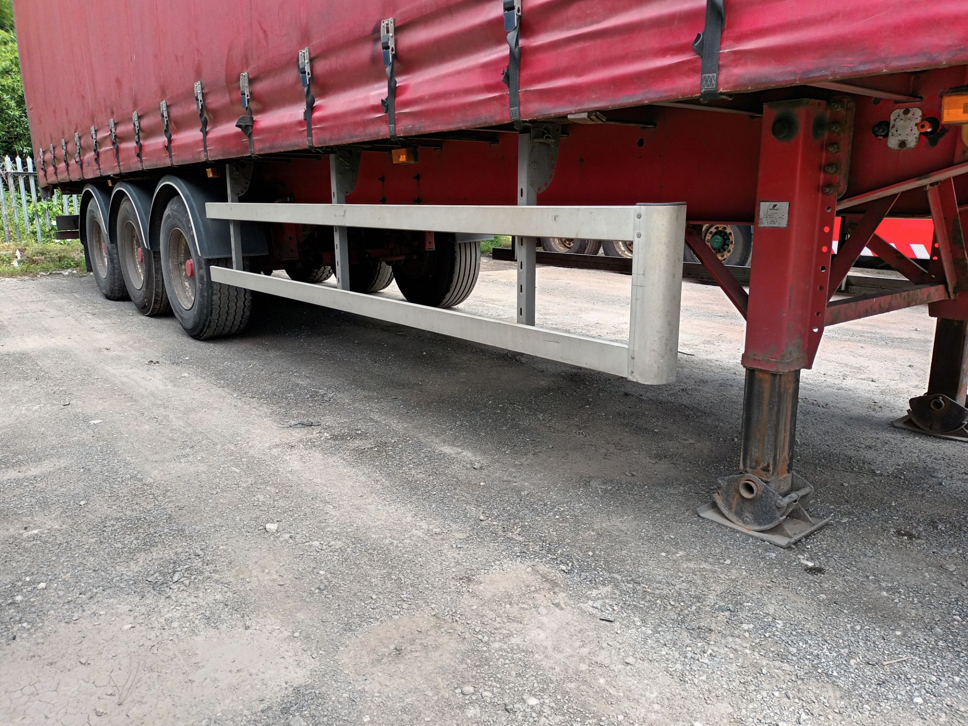 SDC Trailers tri-axle curtainside trailer - Image 5 of 8