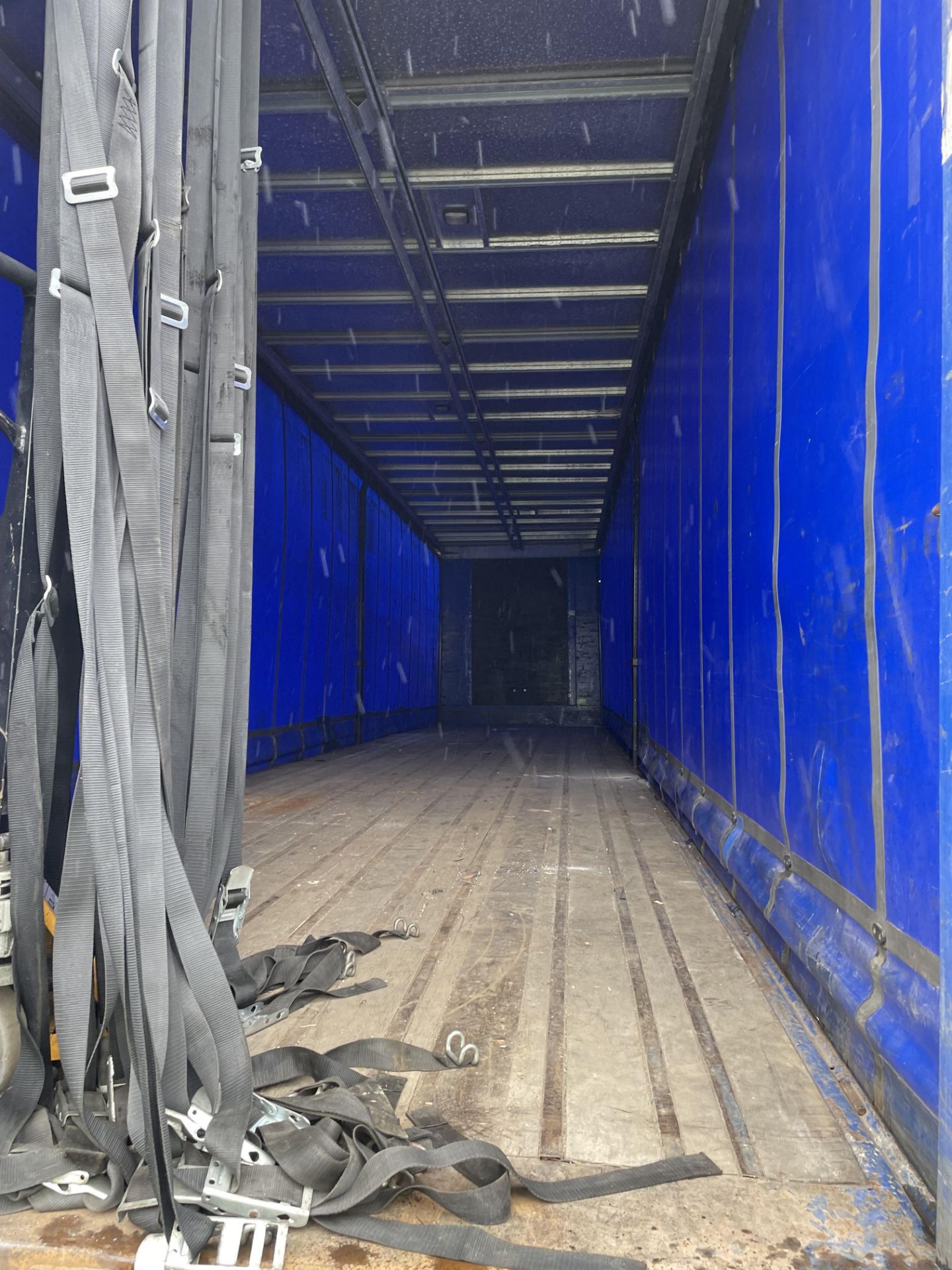 SDC T tri-axle curtainside trailer - Image 6 of 12