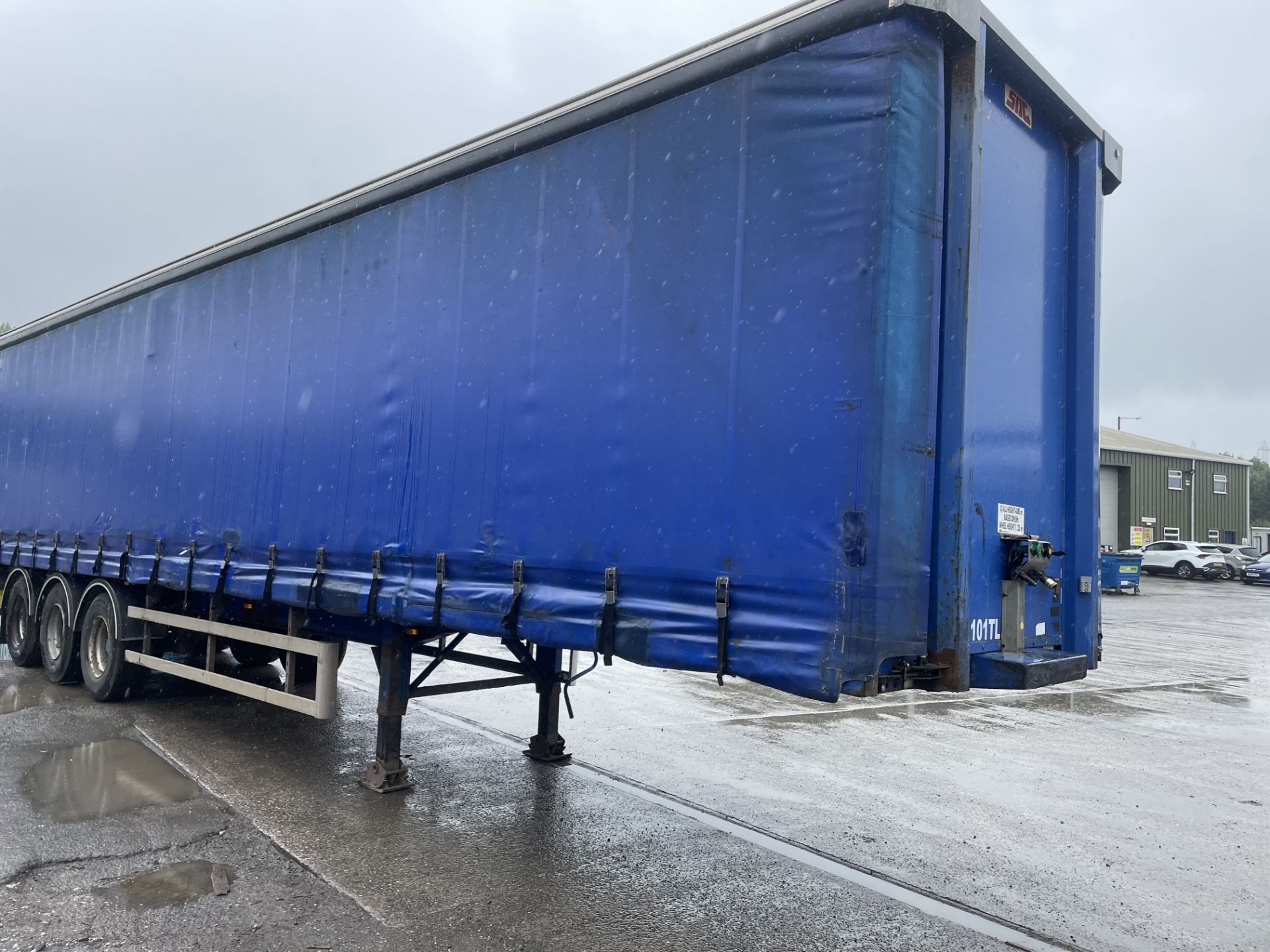 SDC T tri-axle curtainside trailer - Image 2 of 12