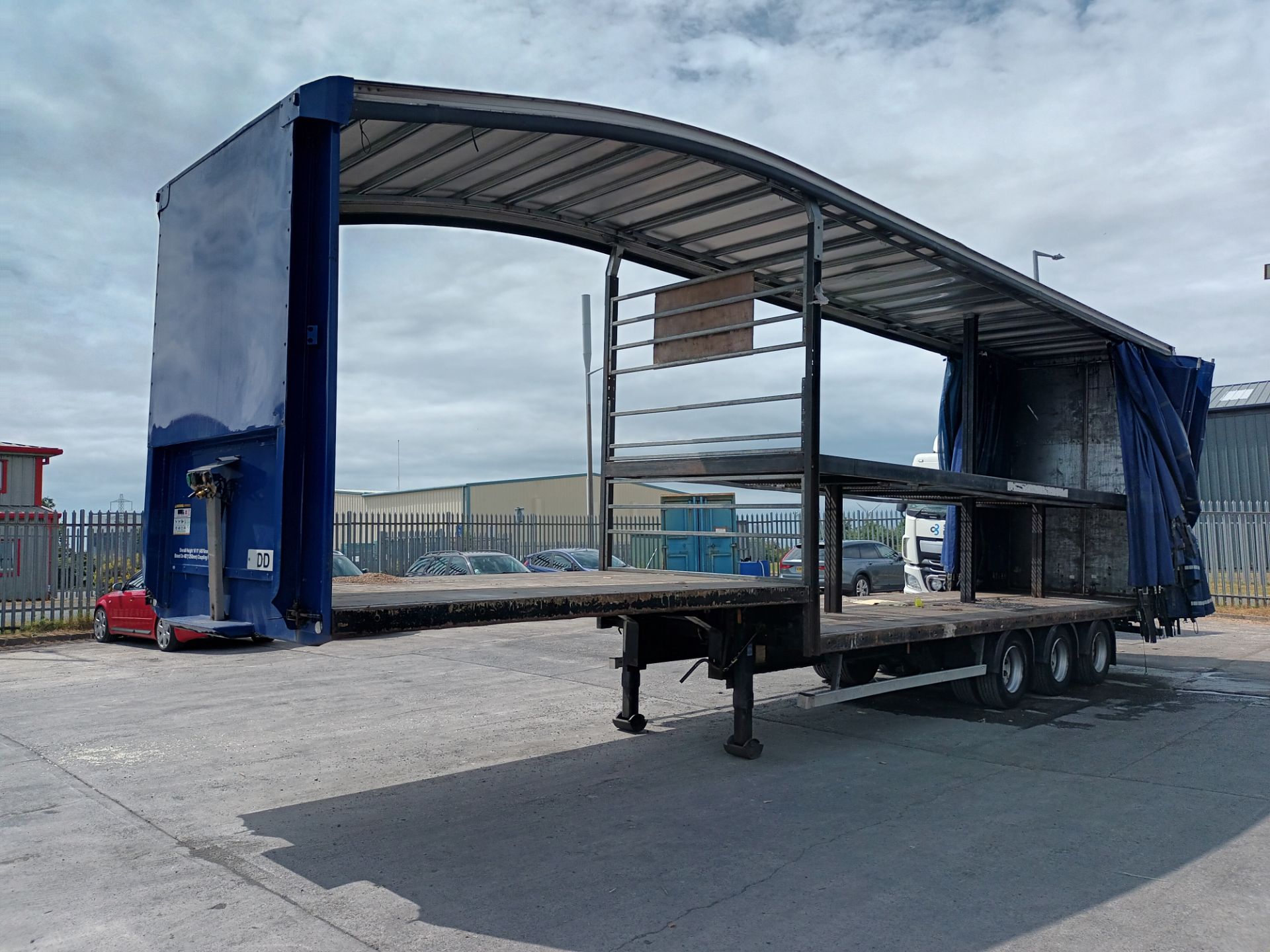 Montracon tri-axle double deck curtainside trailer - Image 2 of 11