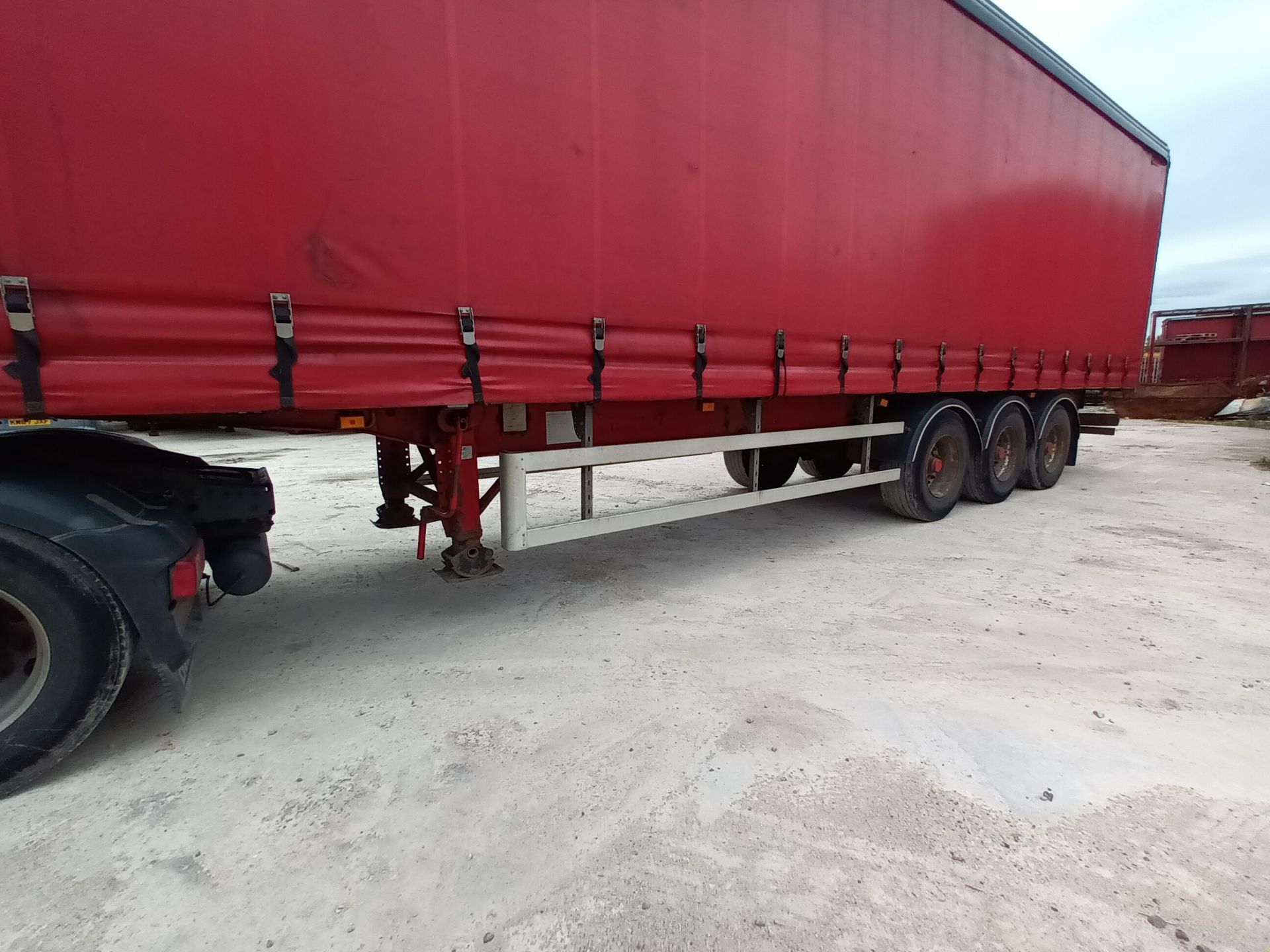 SDC Trailers tri-axle curtainside trailer - Image 7 of 8